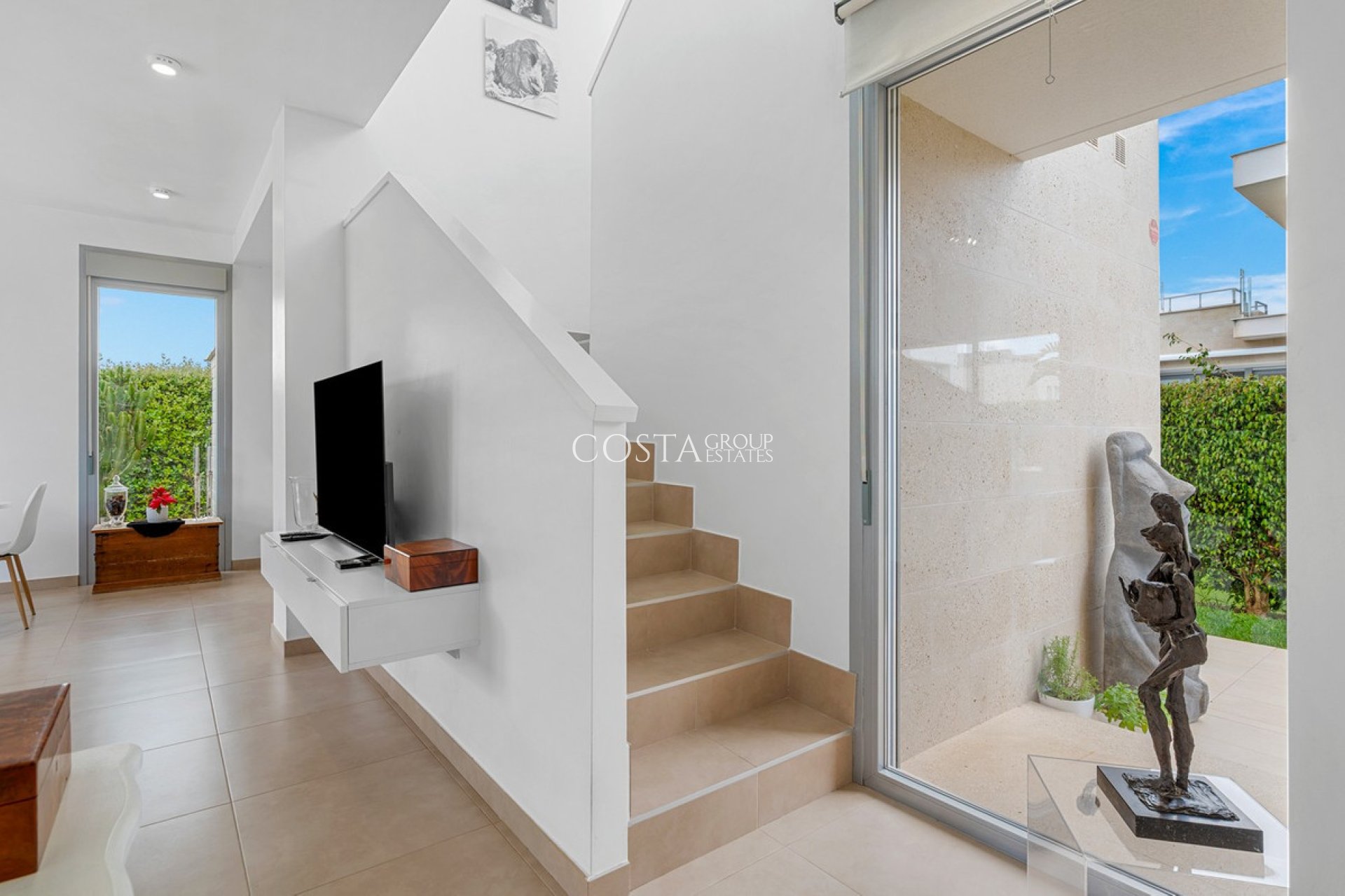 Resale - Villa -
Orihuela - Vista Bella Golf