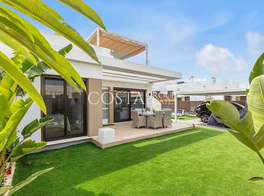 Resale - Villa -
Orihuela - Vista Bella Golf