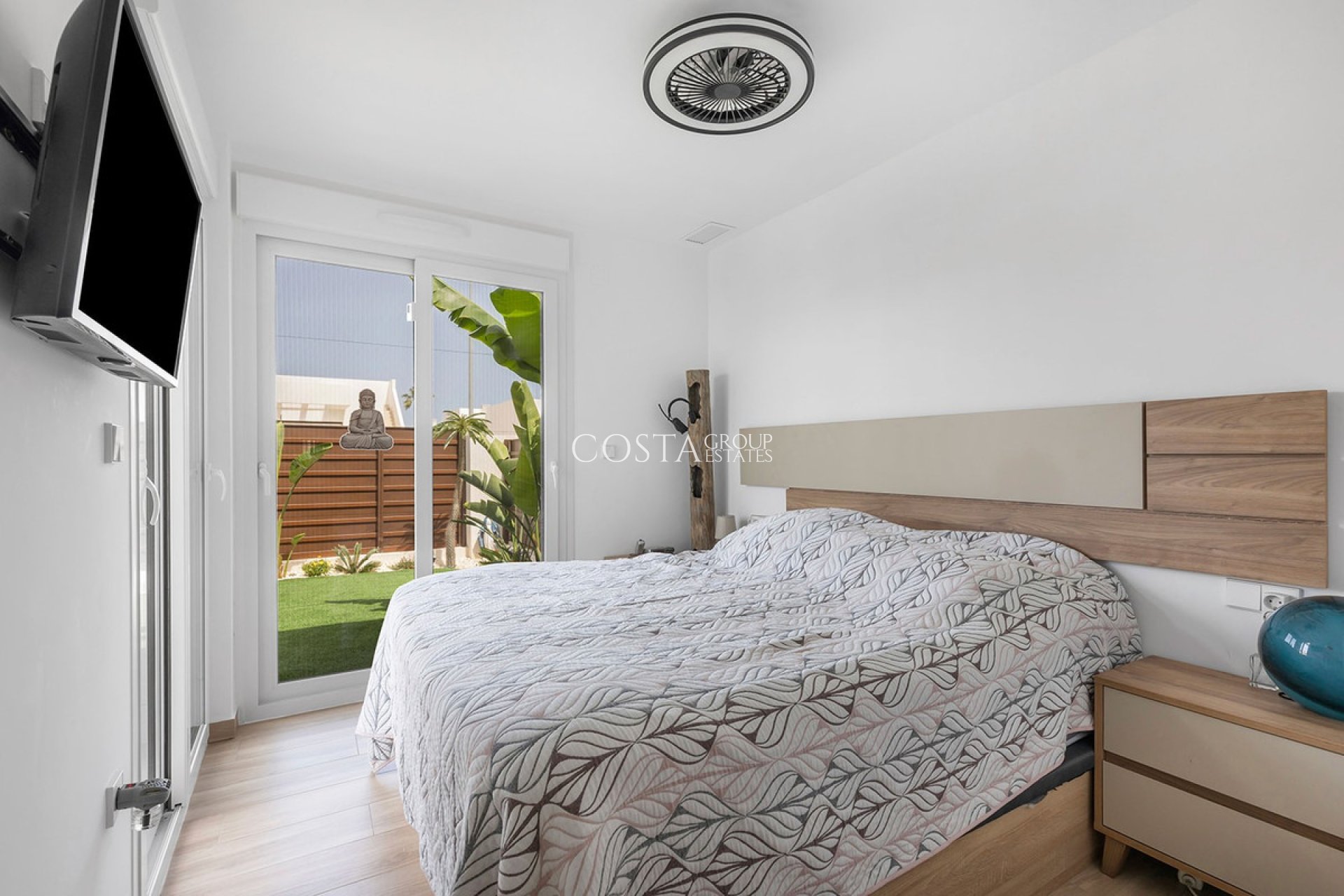 Resale - Villa -
Orihuela - Vista Bella Golf