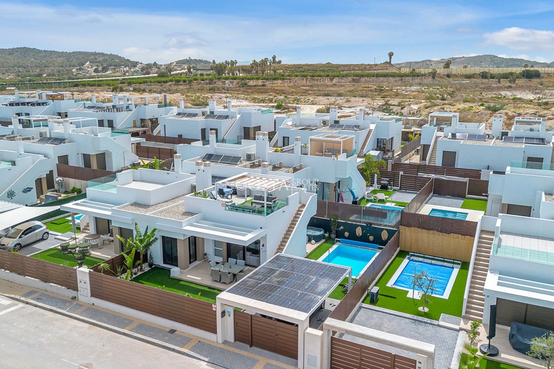 Resale - Villa -
Orihuela - Vista Bella Golf