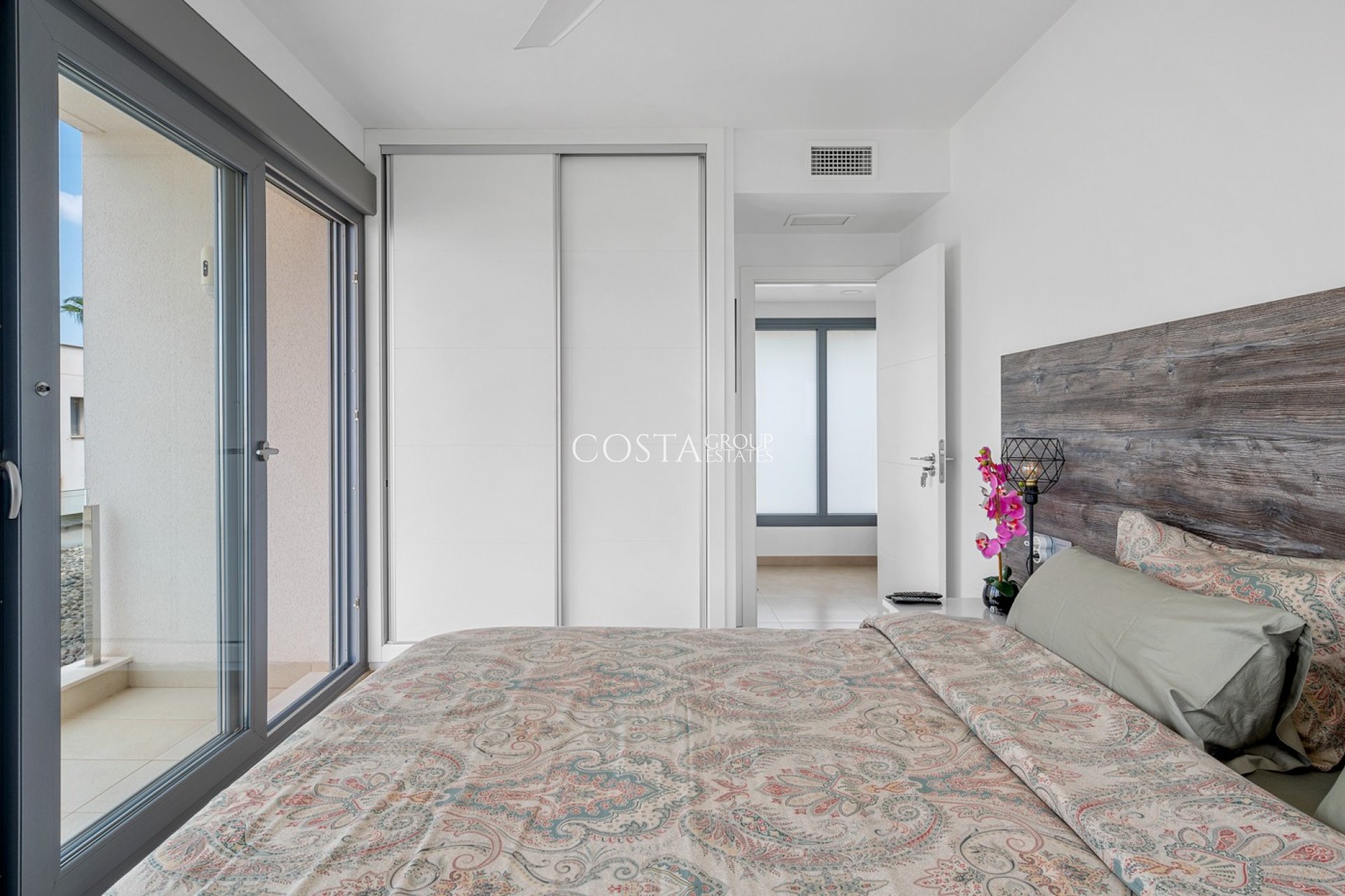 Resale - Villa -
Orihuela - Vistabella Golf