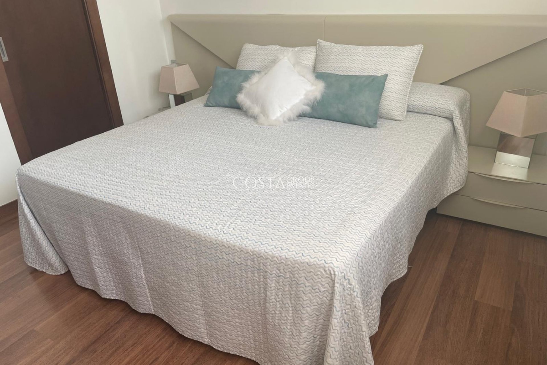 Resale - Villa -
Pilar de la Horadada - Pilar de la Horadada Centro