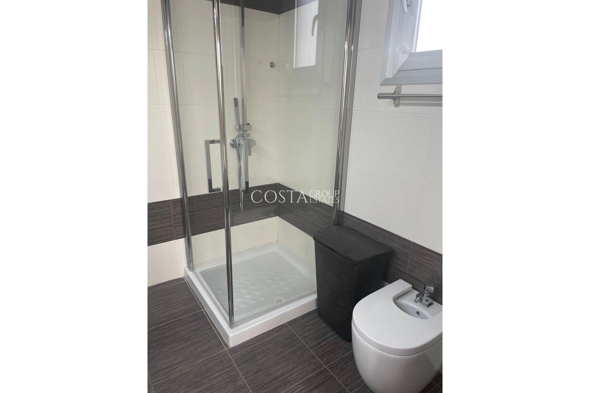 Resale - Villa -
Pilar de la Horadada - Pilar de la Horadada Centro