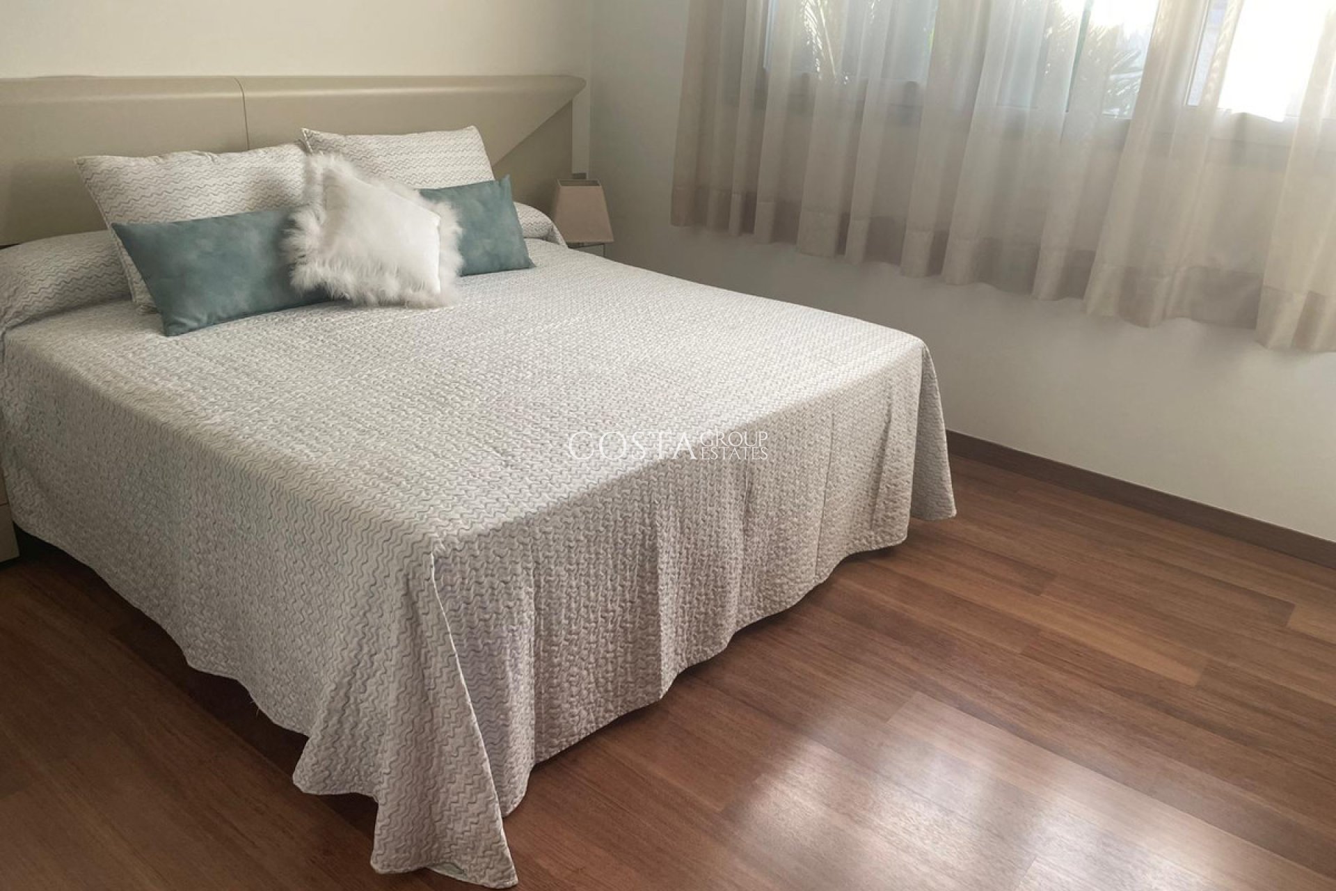 Resale - Villa -
Pilar de la Horadada - Pilar de la Horadada Centro