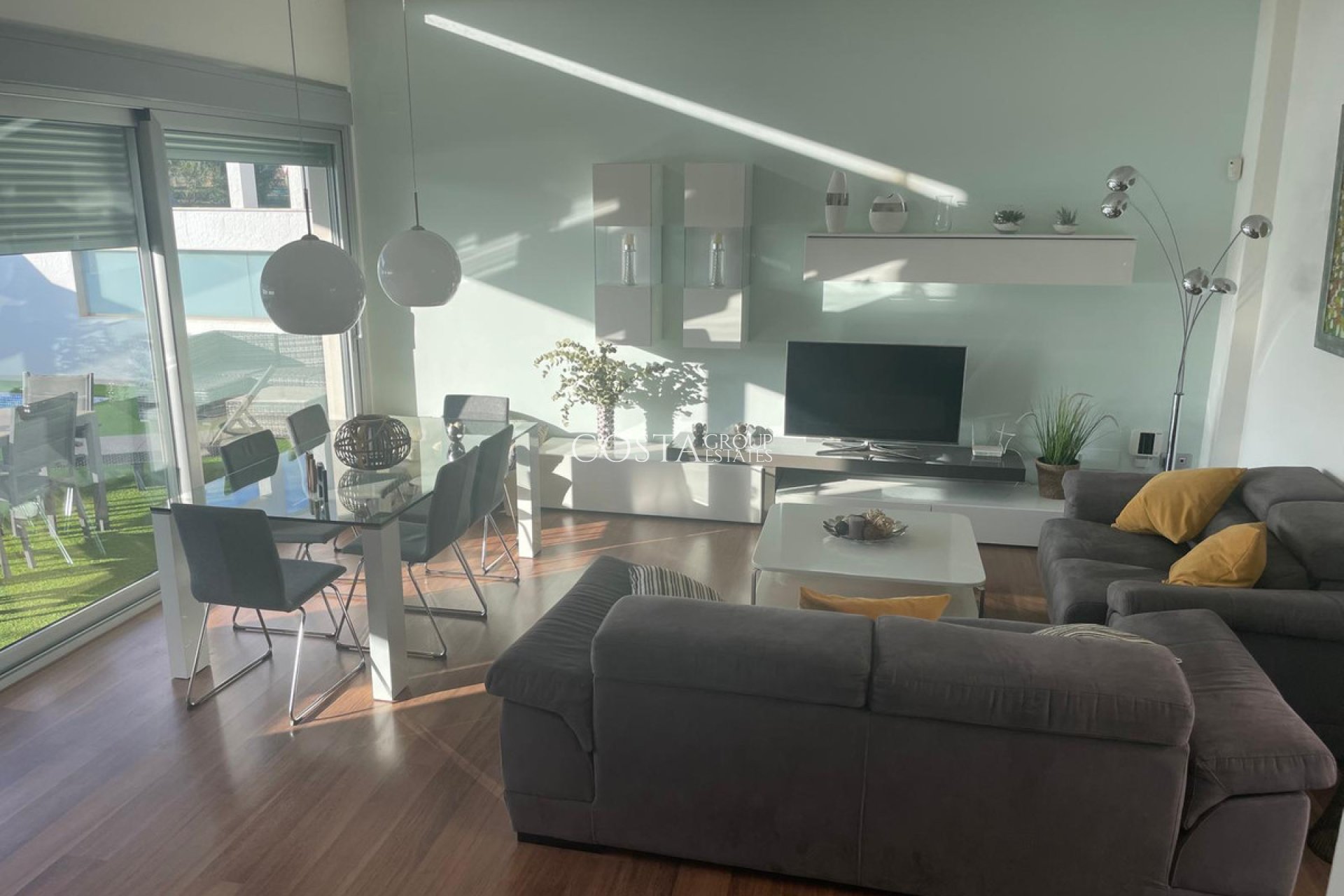 Resale - Villa -
Pilar de la Horadada - Pilar de la Horadada Centro