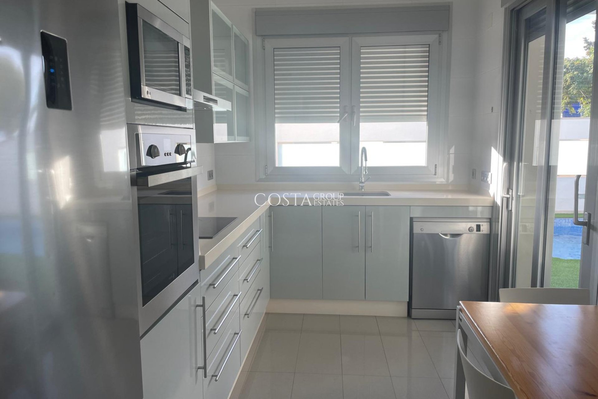 Resale - Villa -
Pilar de la Horadada - Pilar de la Horadada Centro