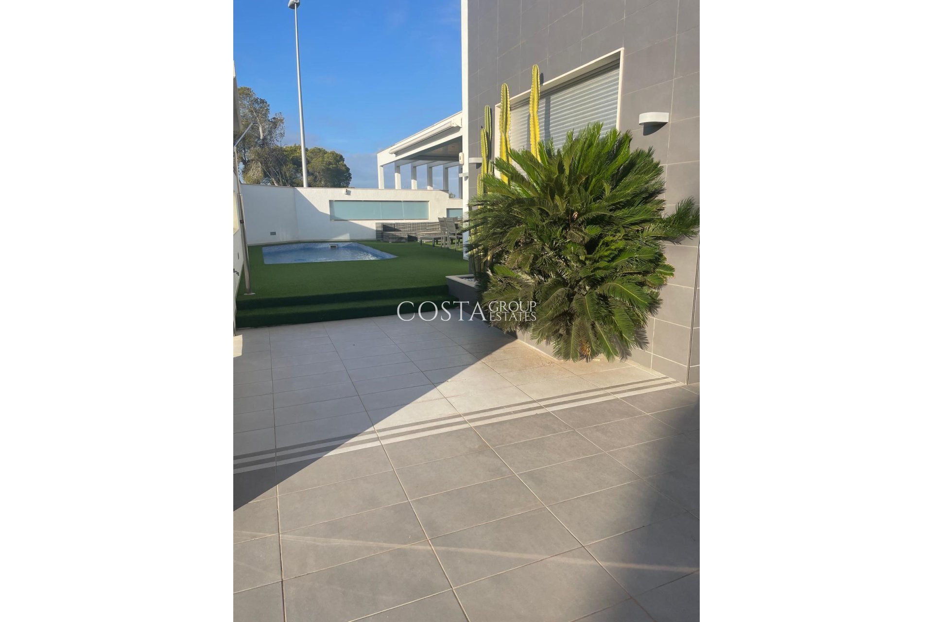 Resale - Villa -
Pilar de la Horadada - Pilar de la Horadada Centro