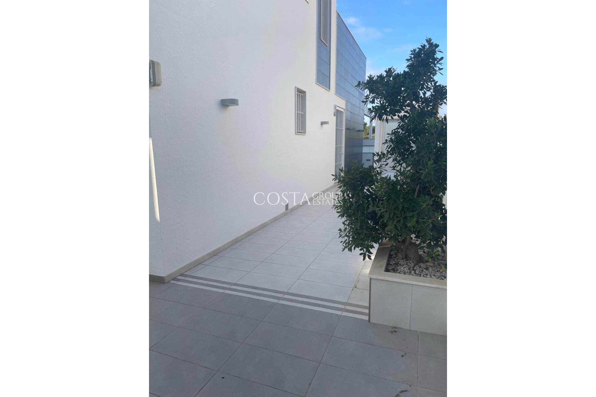 Resale - Villa -
Pilar de la Horadada - Pilar de la Horadada Centro