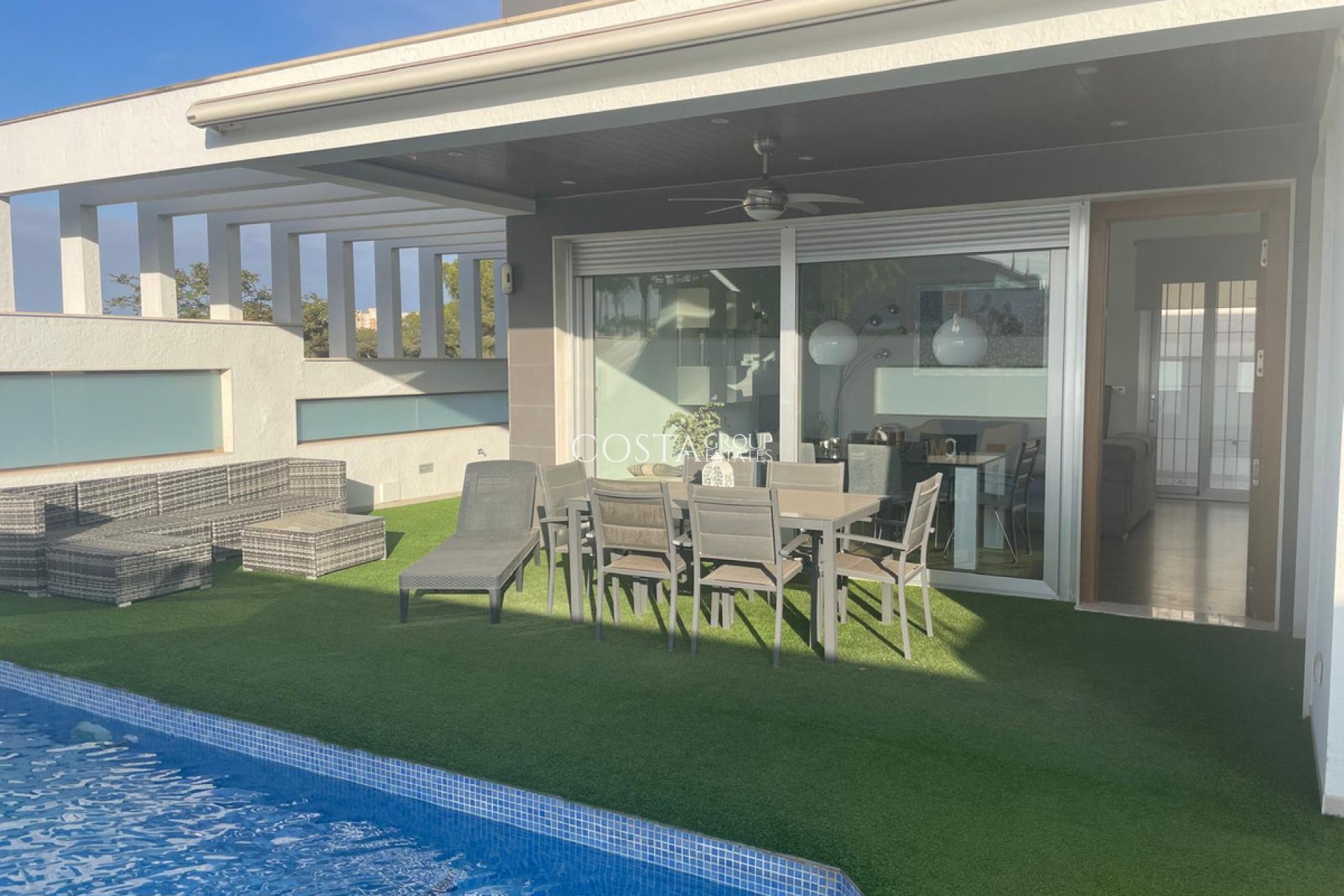 Resale - Villa -
Pilar de la Horadada - Pilar de la Horadada Centro