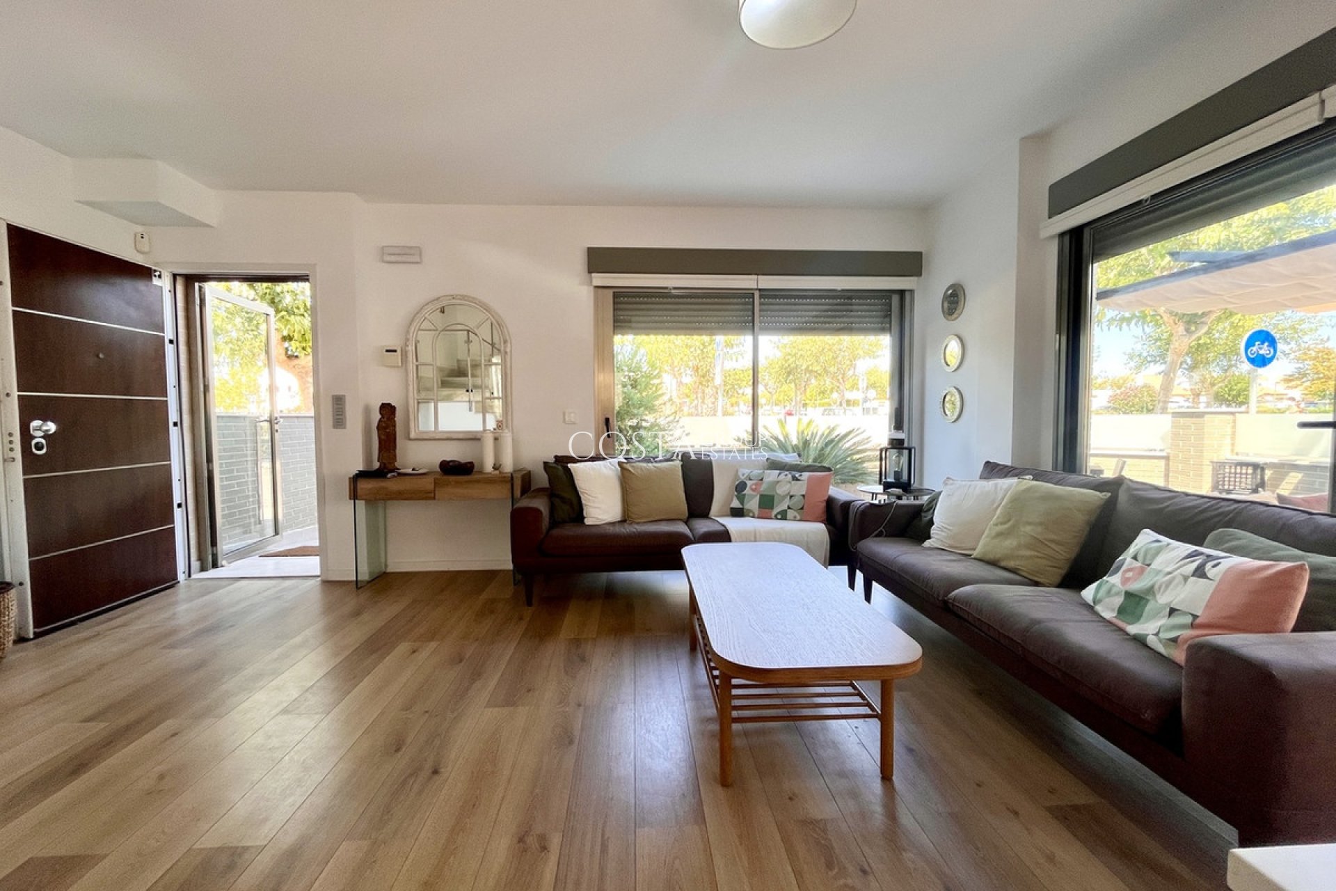 Resale - Villa -
Pilar de la Horadada - Pilar de la Horadada Centro