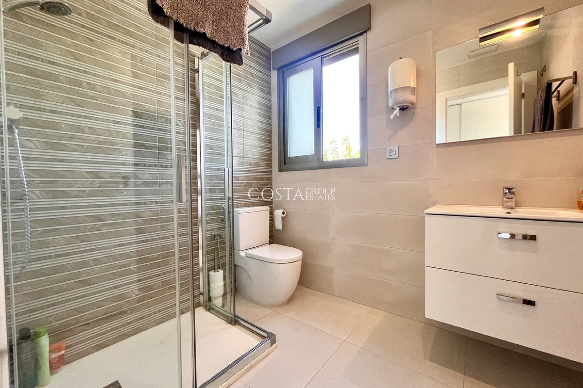 Resale - Villa -
Pilar de la Horadada - Pilar de la Horadada Centro