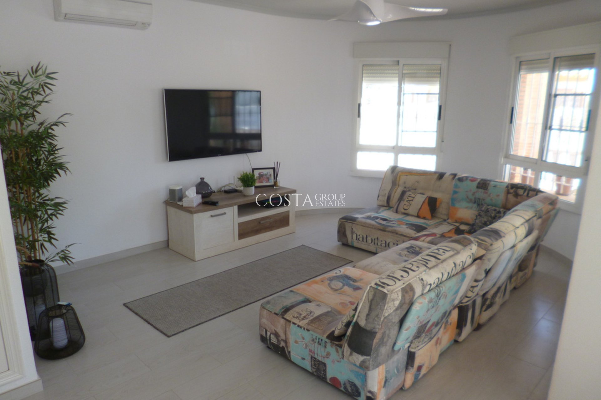 Resale - Villa -
Pilar de la Horadada - Pilar de la Horadada Centro