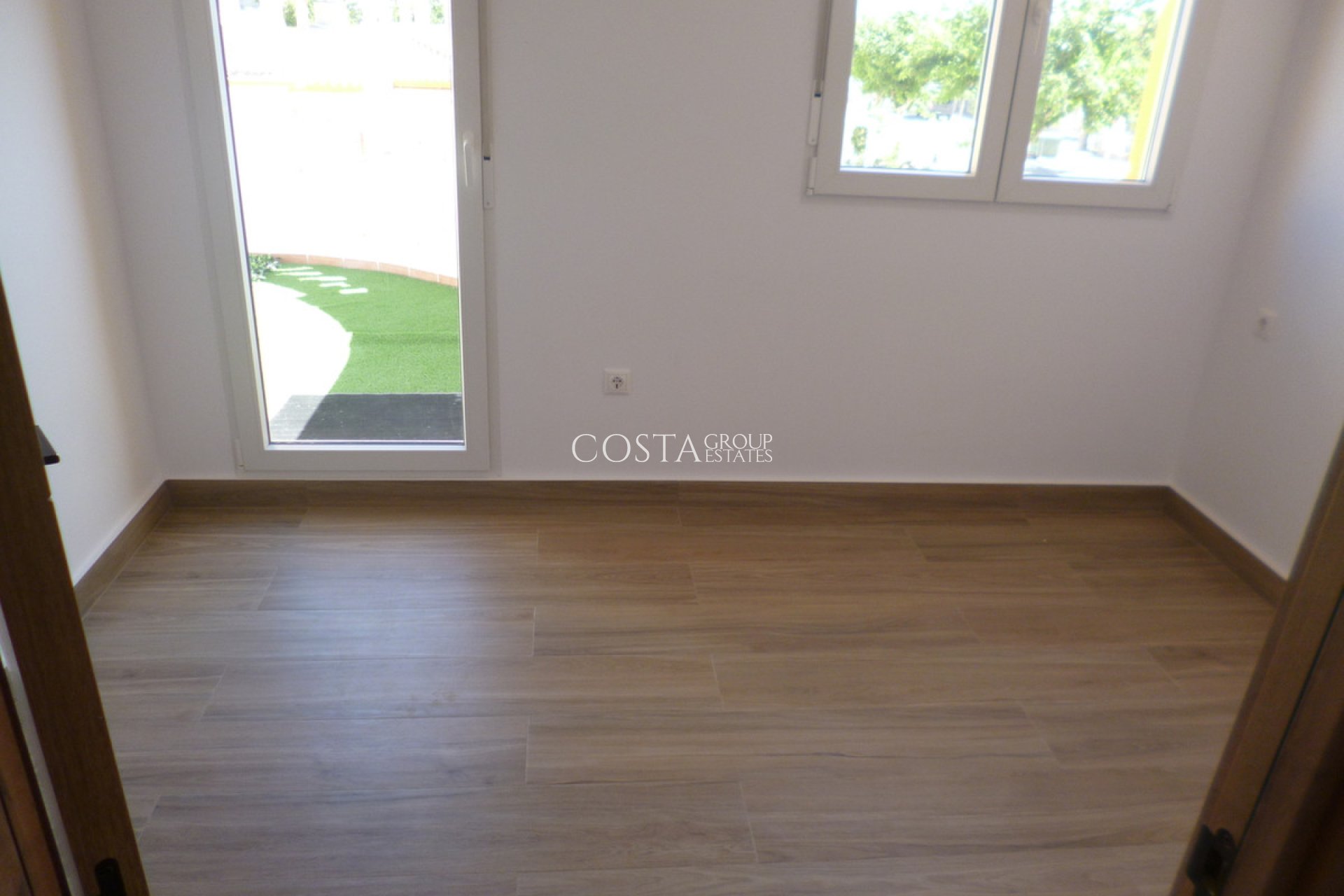 Resale - Villa -
Pilar de la Horadada - Pilar de la Horadada Centro