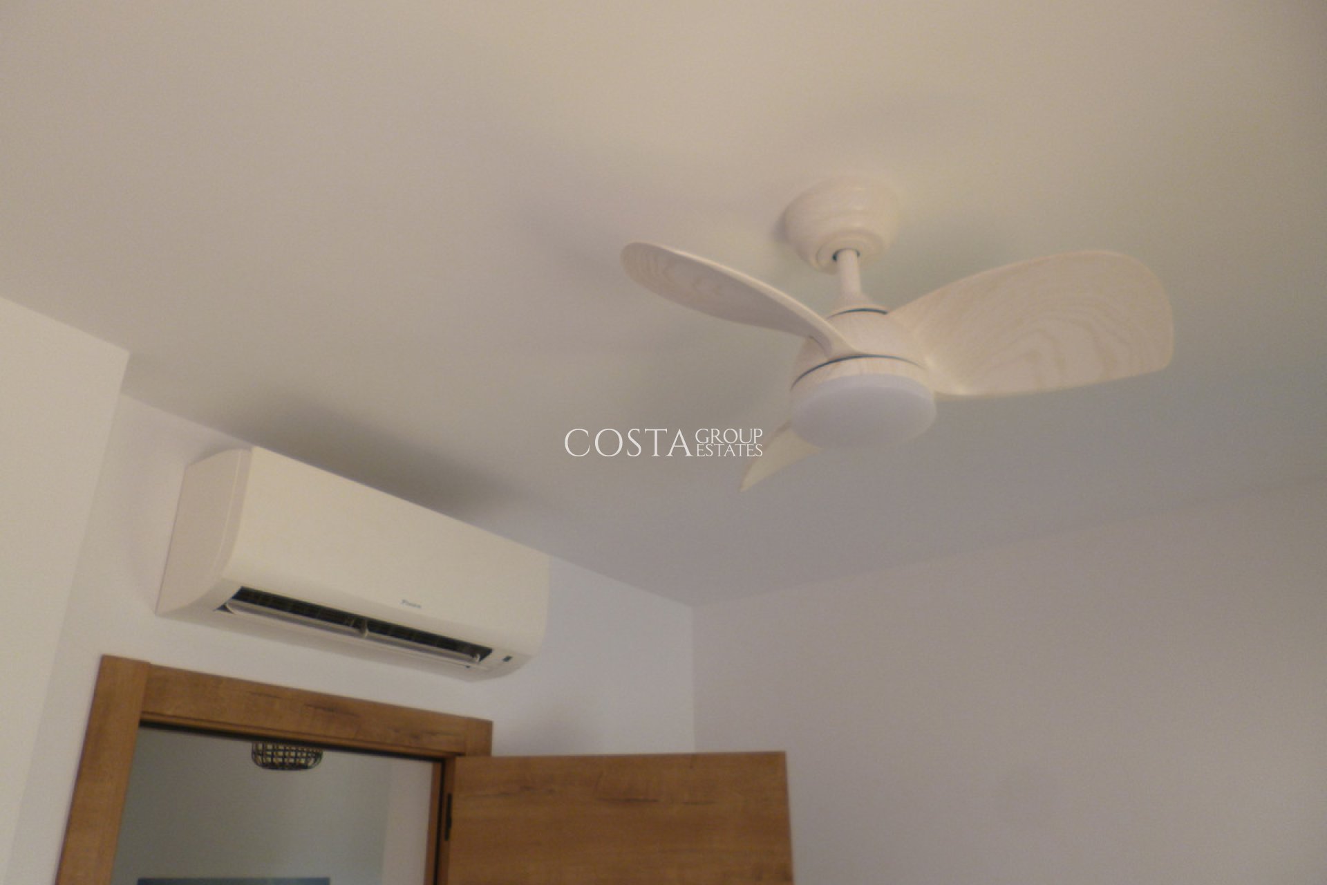 Resale - Villa -
Pilar de la Horadada - Pilar de la Horadada Centro