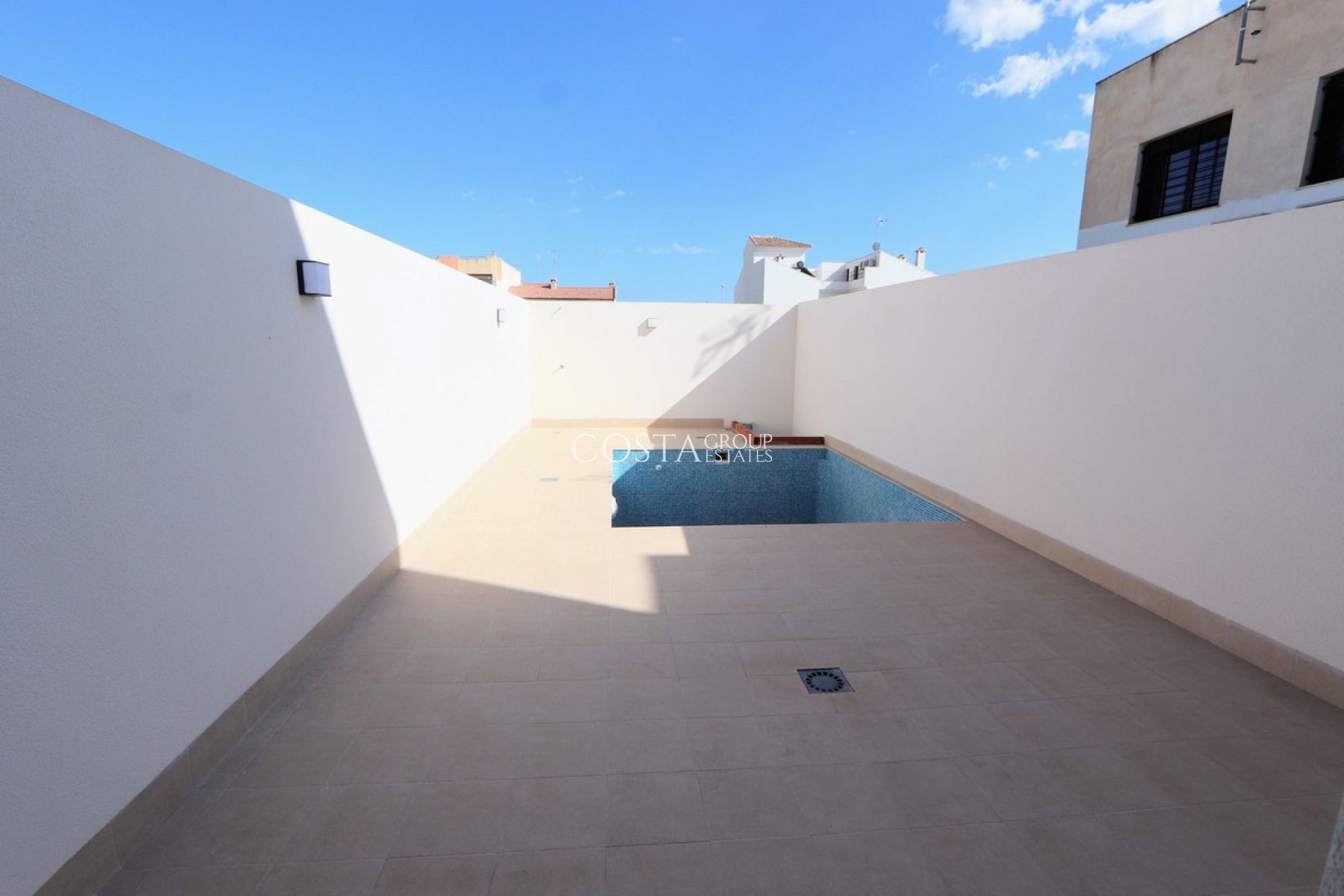 Resale - Villa -
Pilar de la Horadada - Pilar de la Horadada Centro