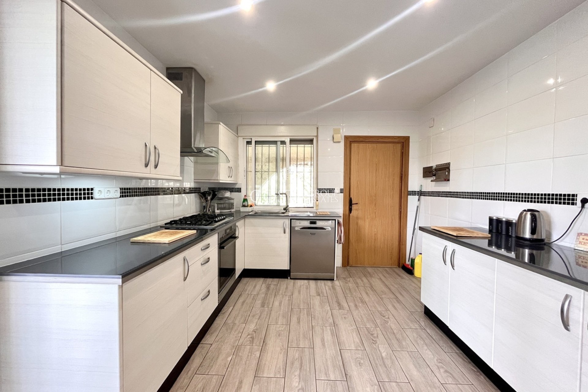 Resale - Villa -
Pilar de la Horadada - Pilar de la Horadada Centro