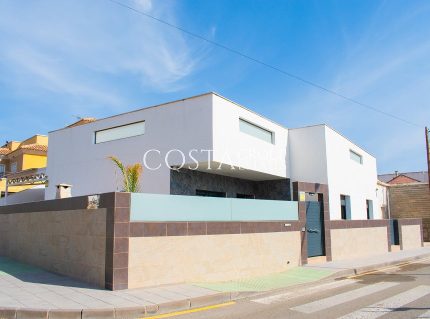 Resale - Villa -
Pilar de la Horadada - Torre de la Horadada