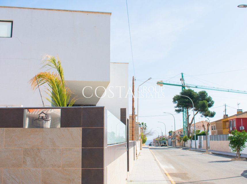 Resale - Villa -
Pilar de la Horadada - Torre de la Horadada