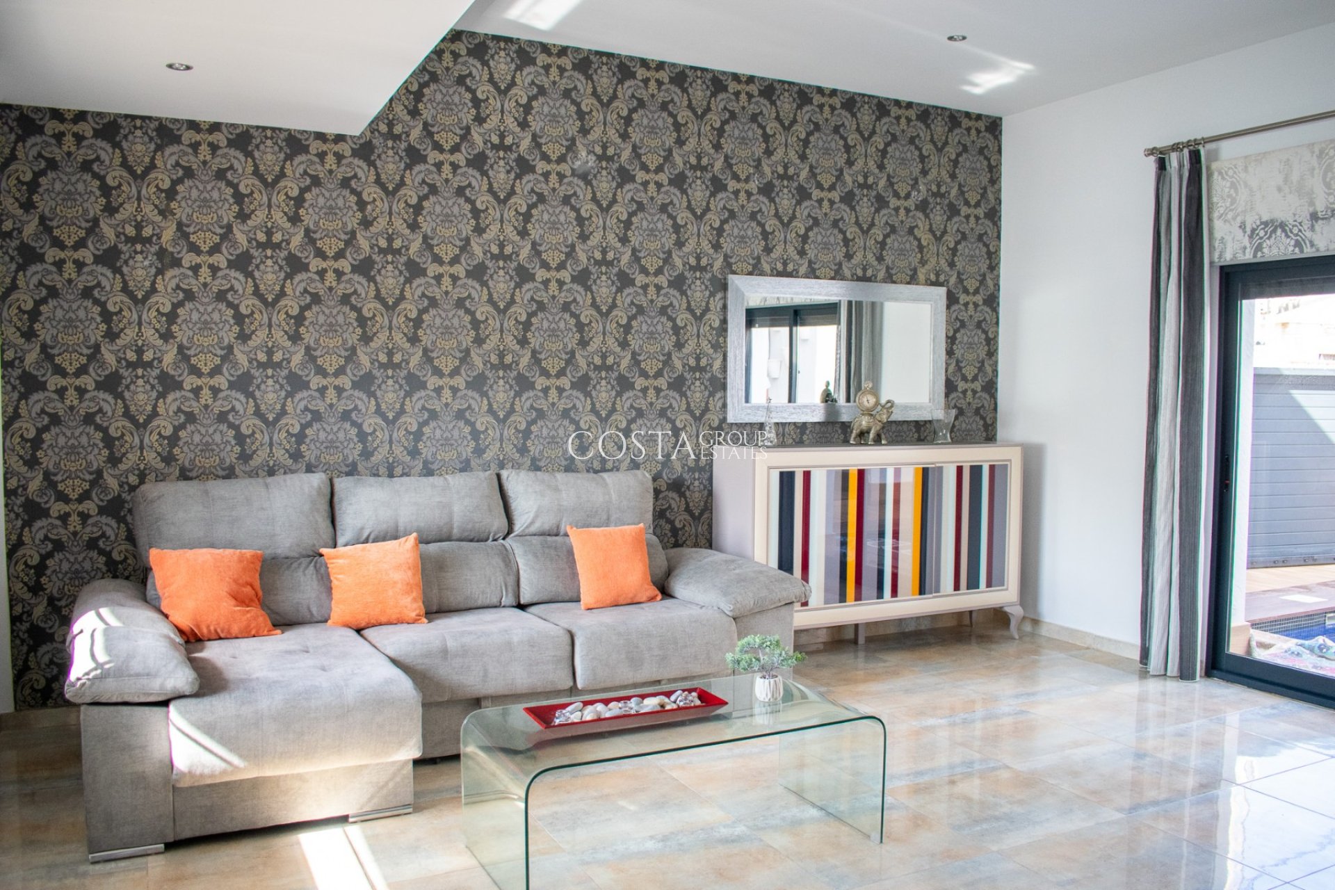 Resale - Villa -
Pilar de la Horadada - Torre de la Horadada