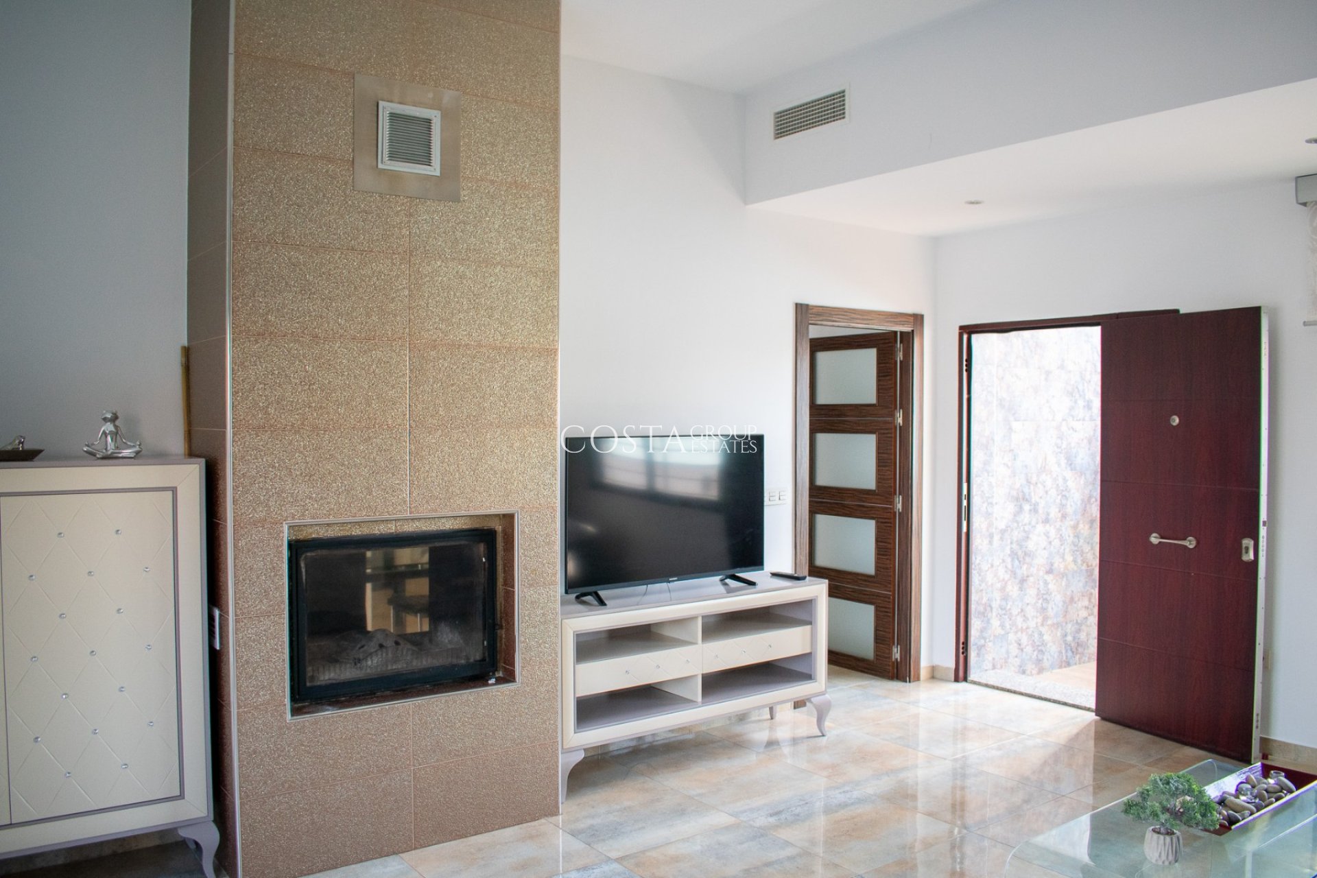 Resale - Villa -
Pilar de la Horadada - Torre de la Horadada