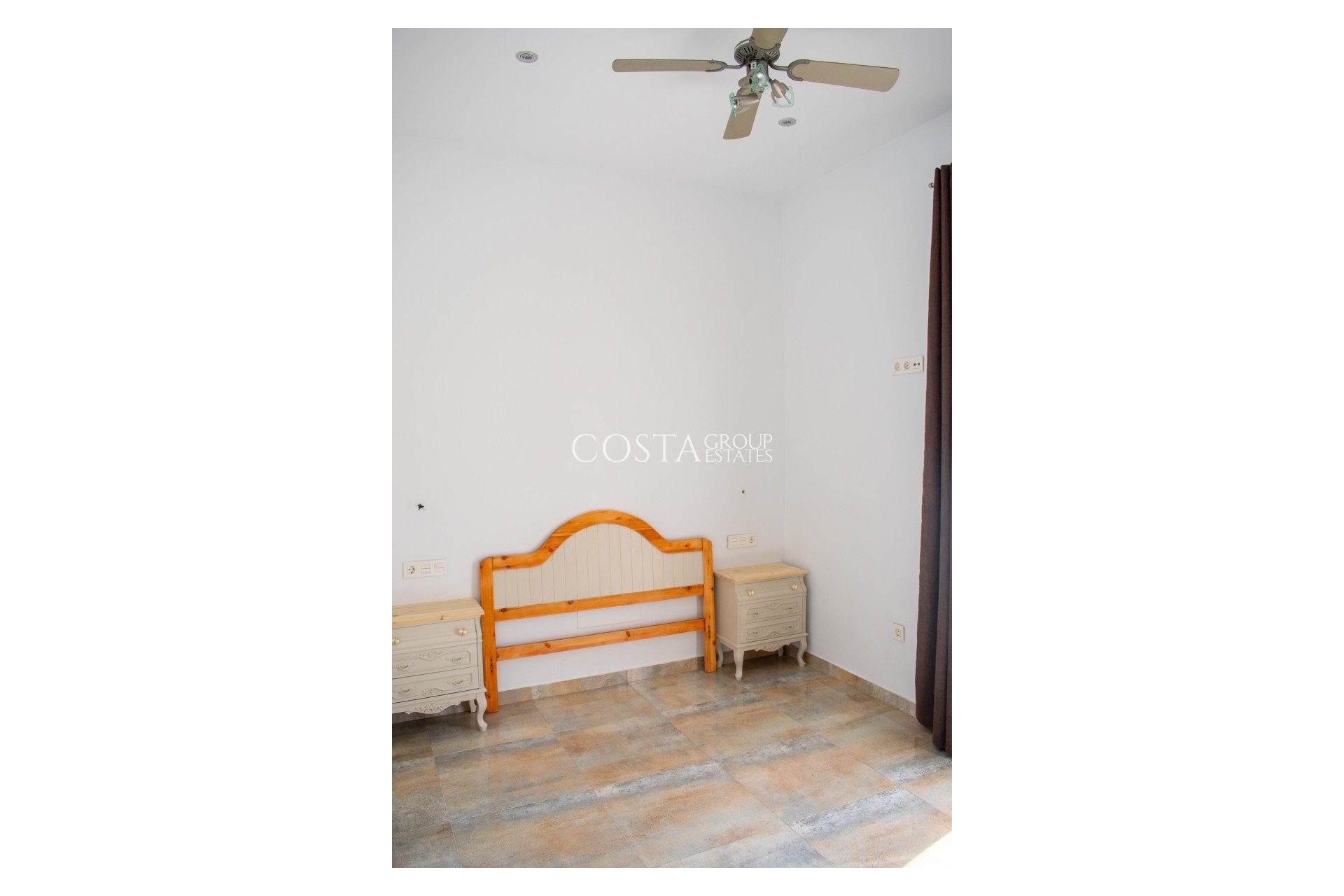 Resale - Villa -
Pilar de la Horadada - Torre de la Horadada