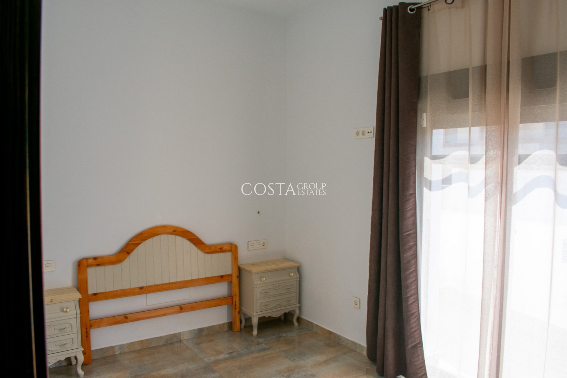 Resale - Villa -
Pilar de la Horadada - Torre de la Horadada