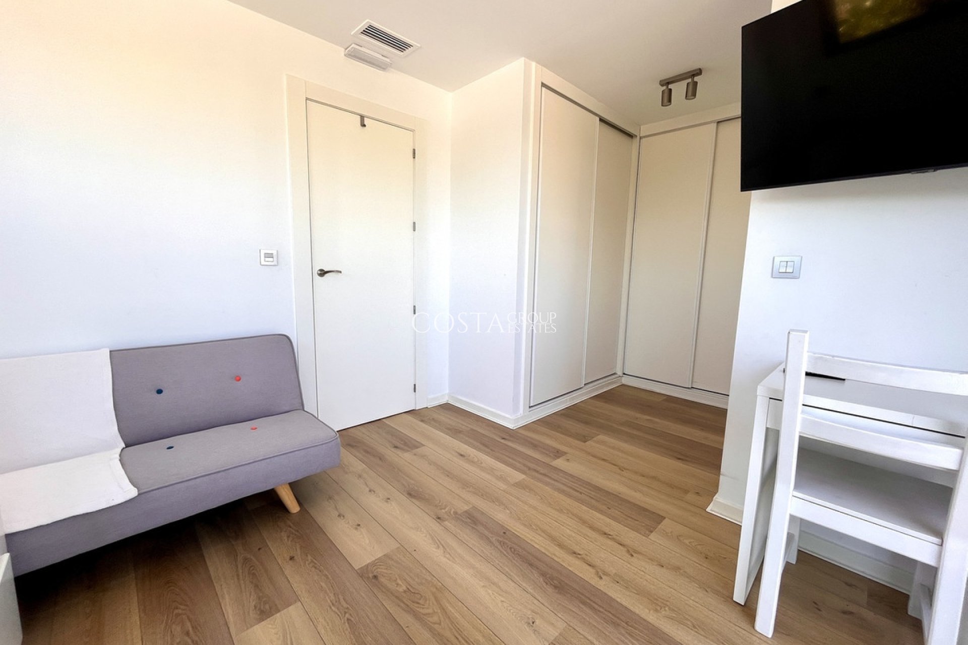 Resale - Villa -
Pilar de la Horadada - Torre De La Horadada