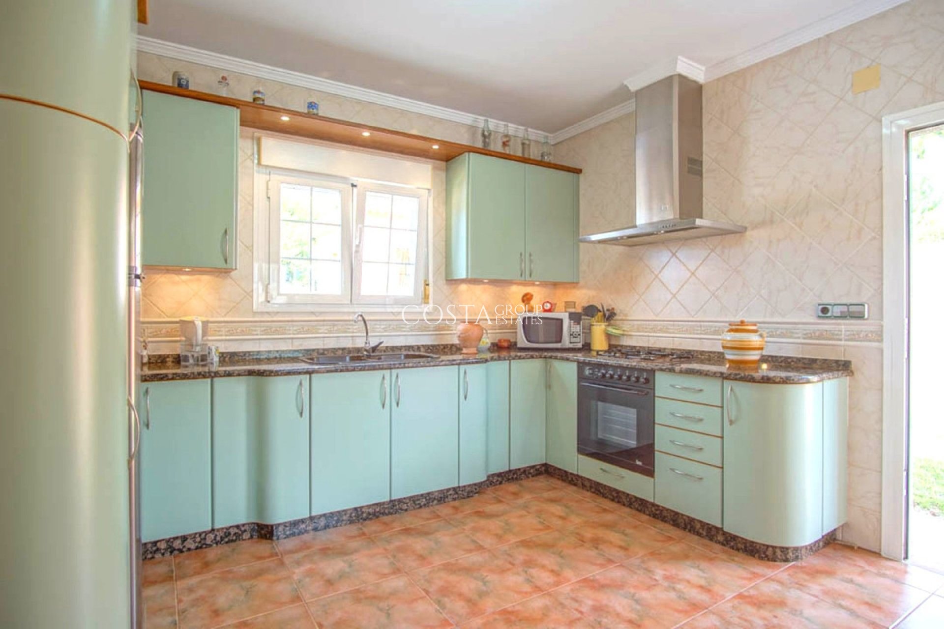 Resale - Villa -
Pinoso - Los Pinos