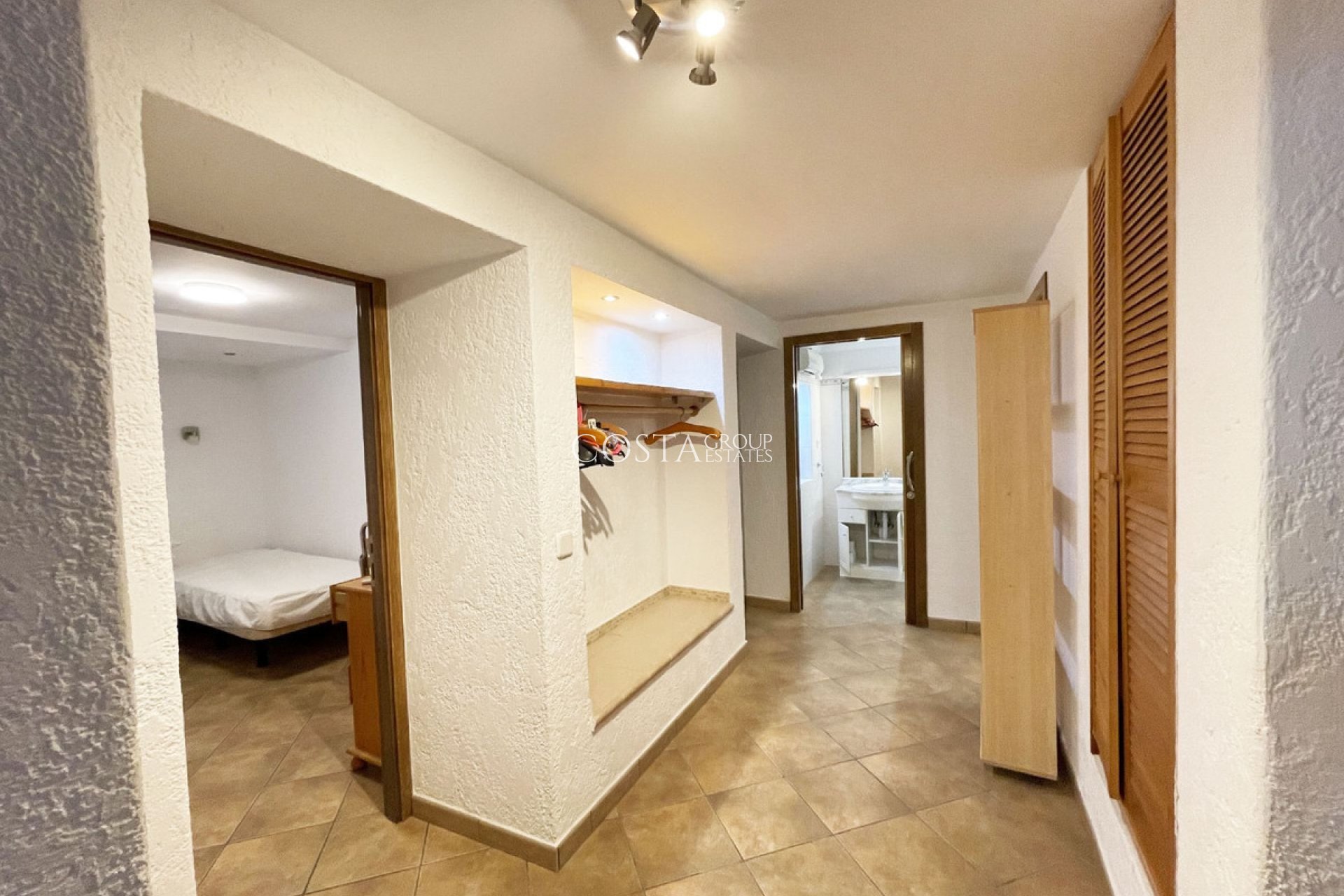 Resale - Villa -
Pinoso - Los Pinos