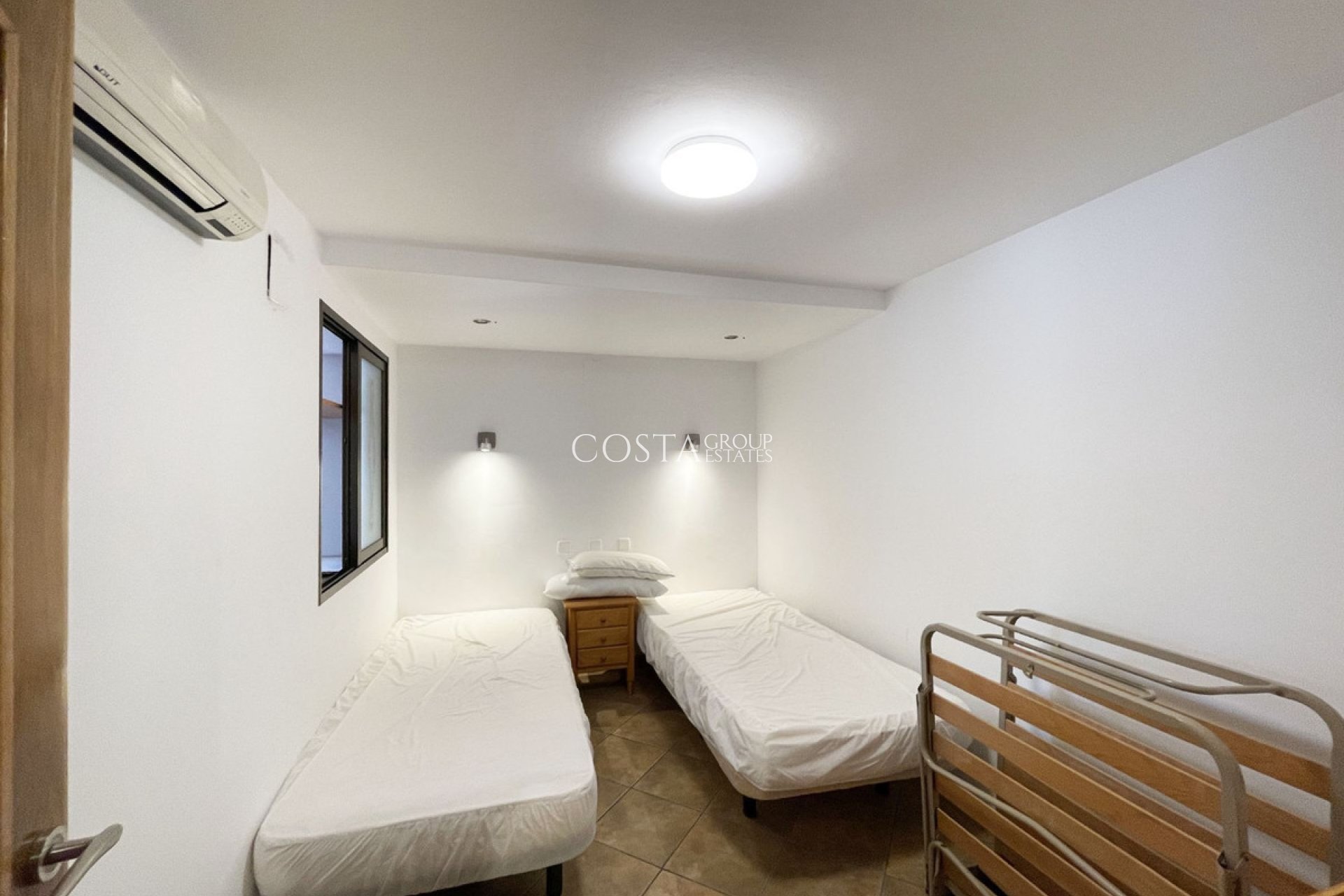 Resale - Villa -
Pinoso - Los Pinos