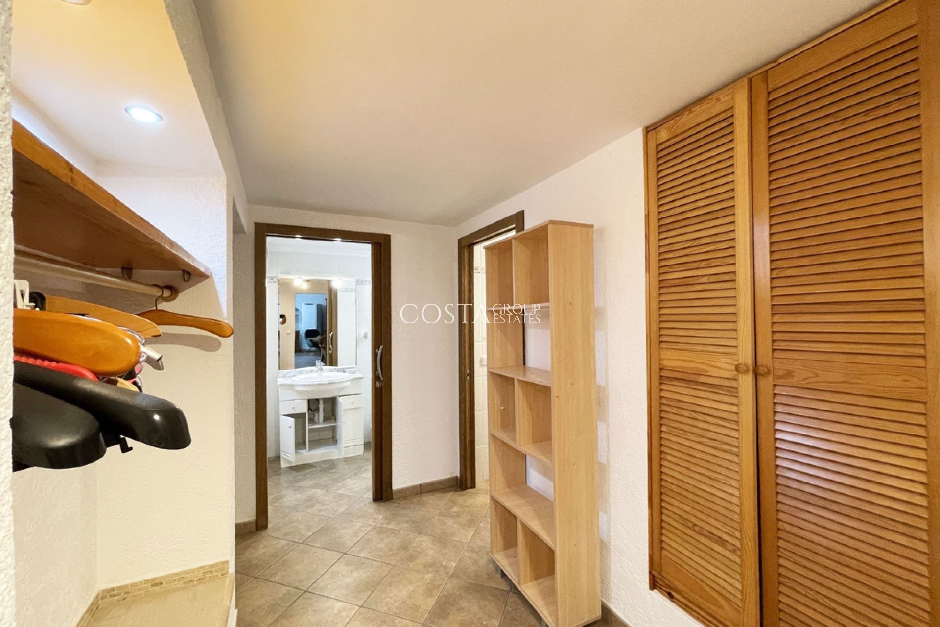 Resale - Villa -
Pinoso - Los Pinos