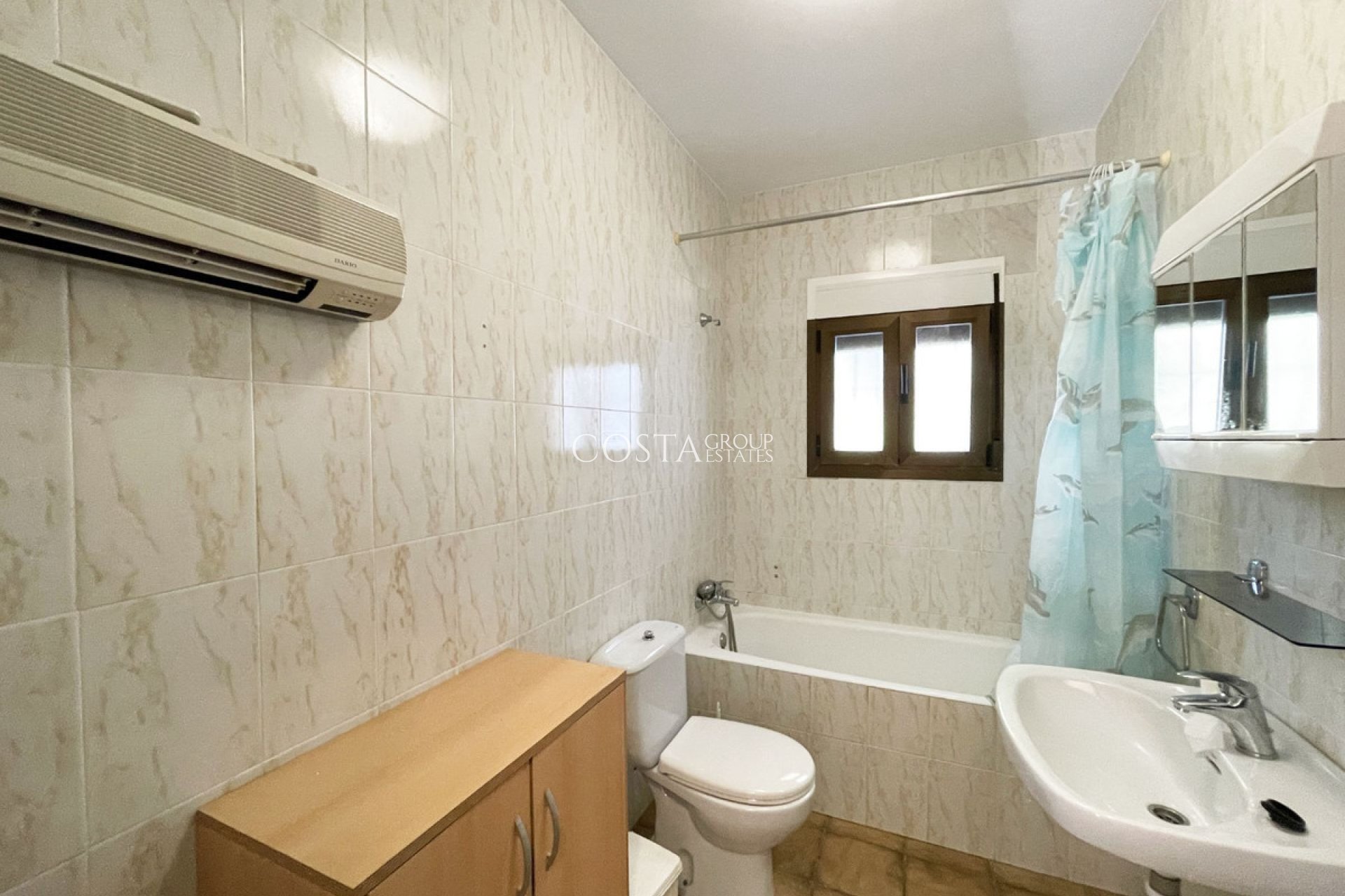 Resale - Villa -
Pinoso - Los Pinos