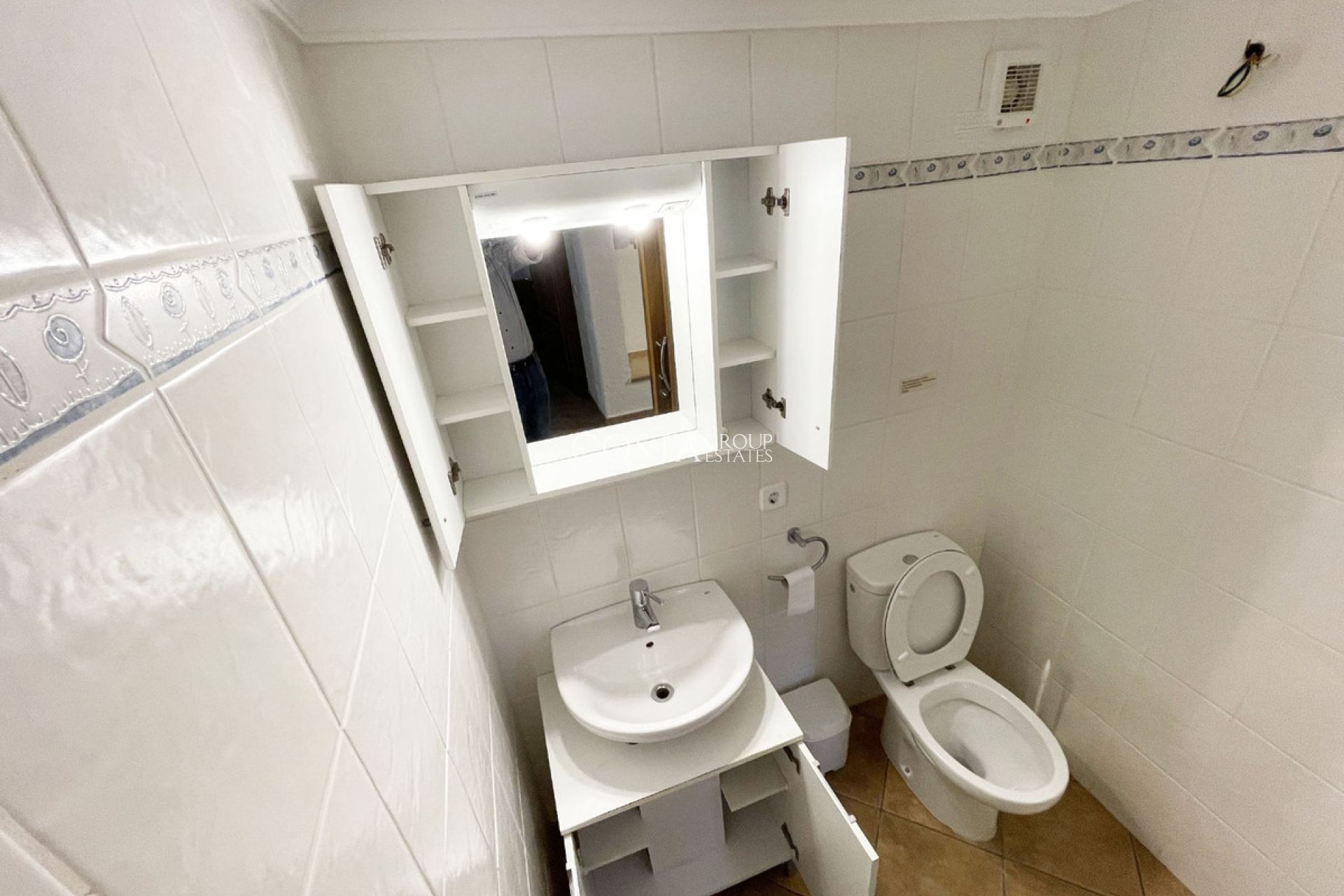 Resale - Villa -
Pinoso - Los Pinos