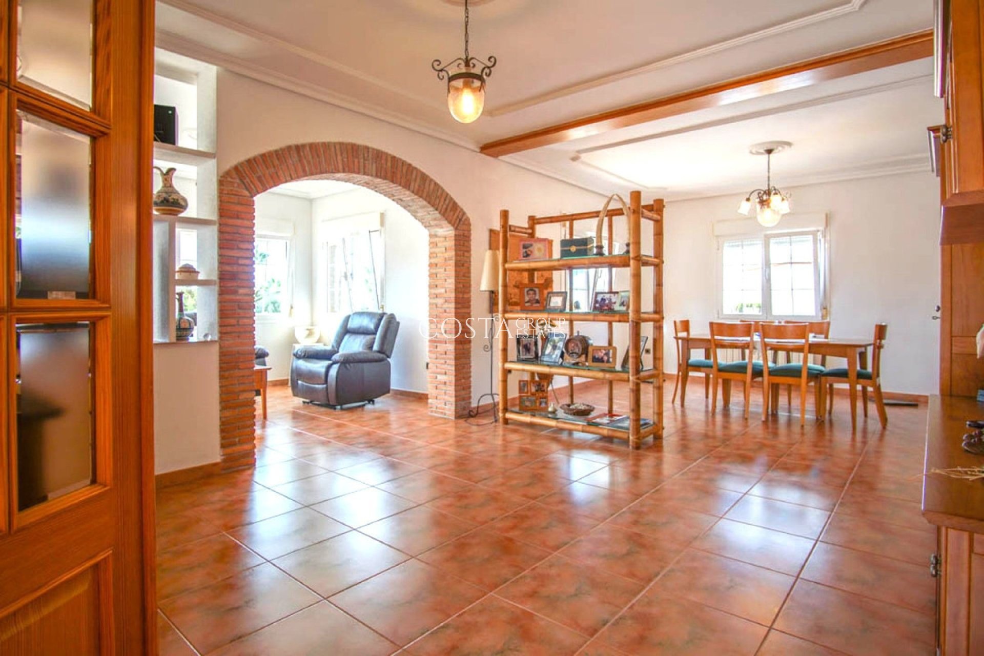 Resale - Villa -
Pinoso - Los Pinos