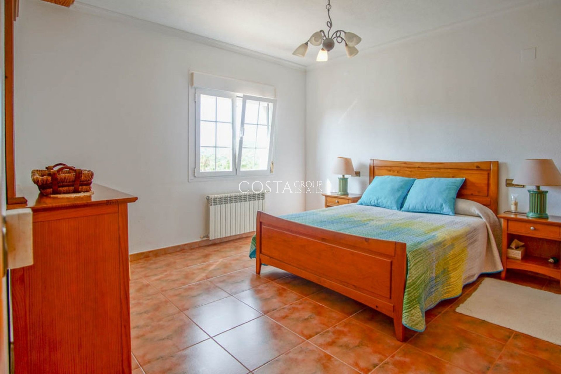 Resale - Villa -
Pinoso - Los Pinos