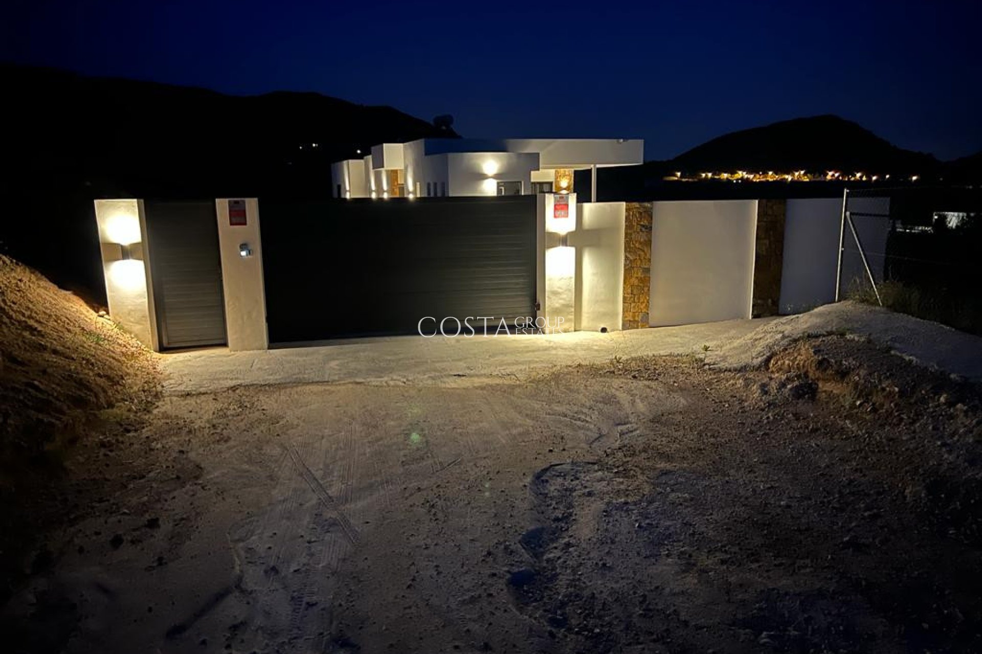 Resale - Villa -
Pinoso - Pinoso Centro