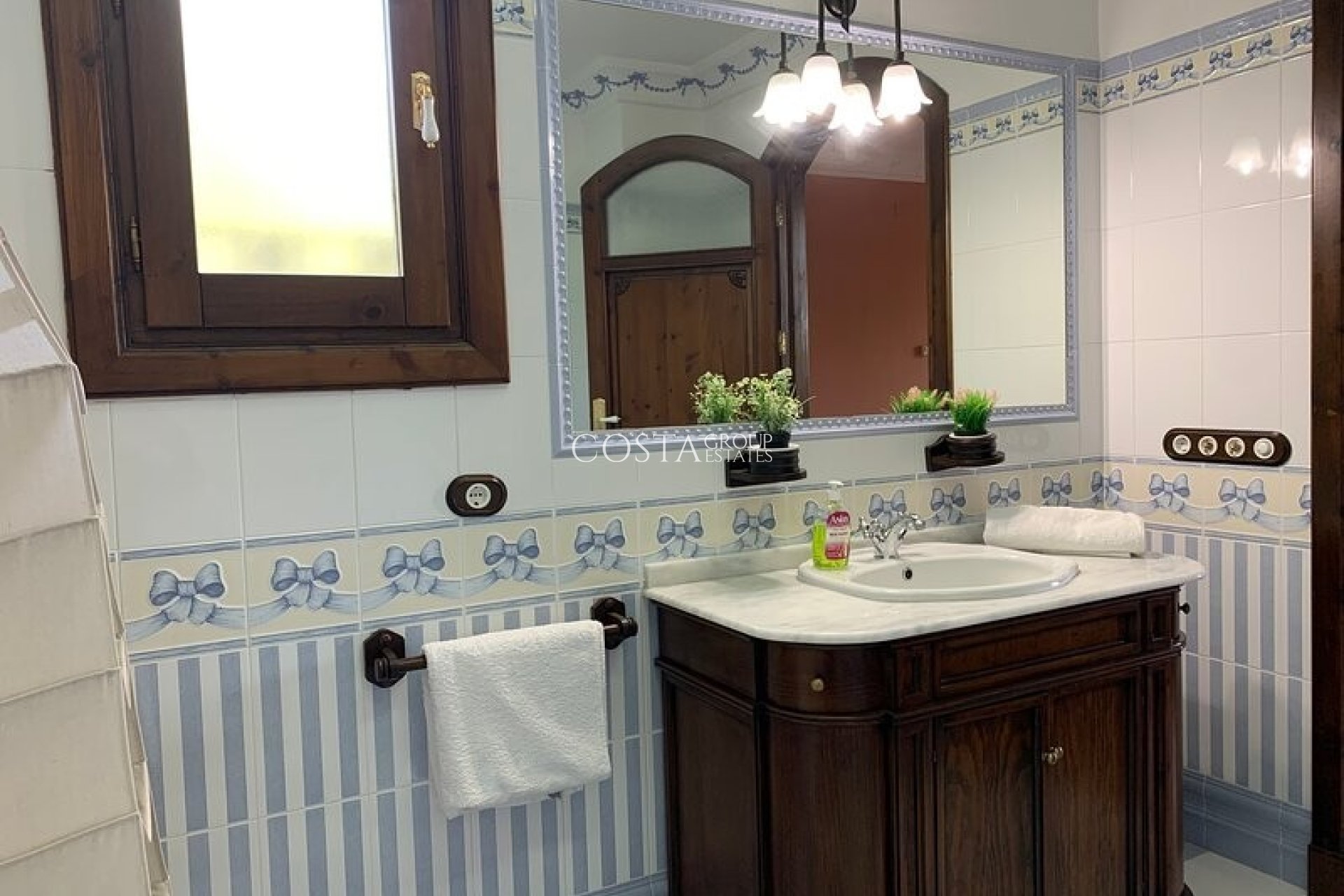 Resale - Villa -
Rojales - Ciudad Quesada