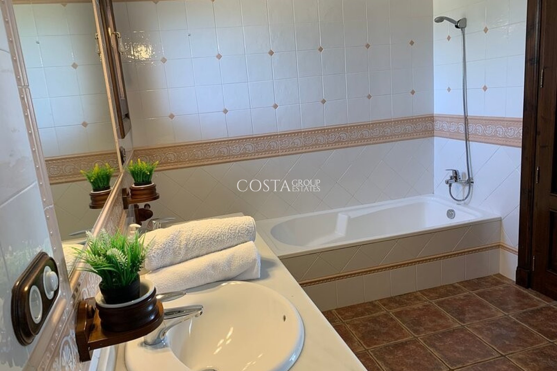 Resale - Villa -
Rojales - Ciudad Quesada