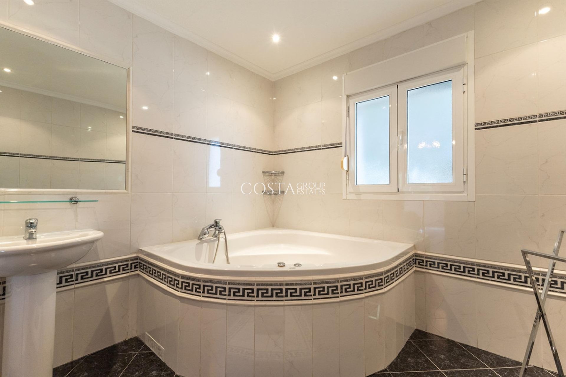 Resale - Villa -
Rojales - Ciudad Quesada