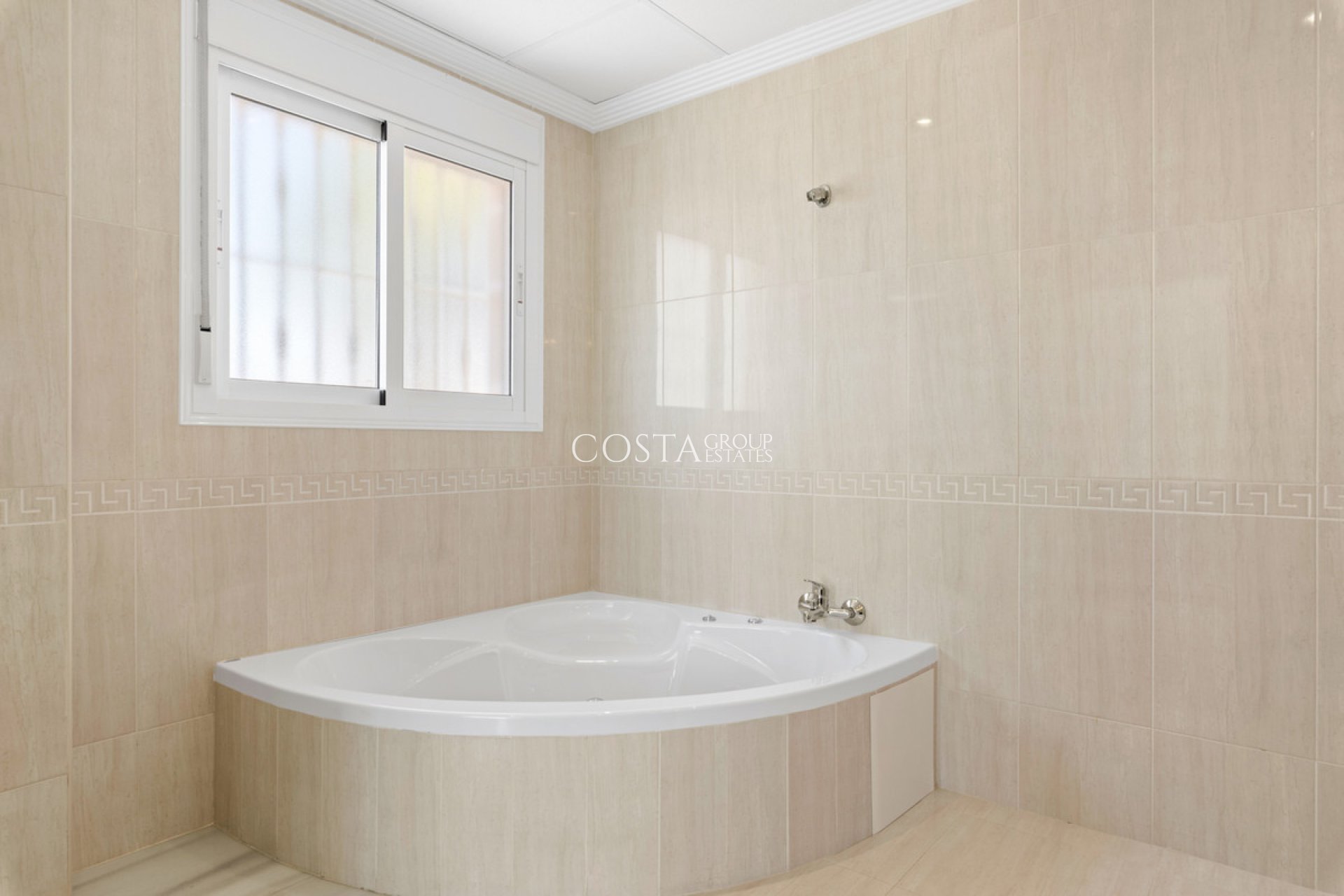 Resale - Villa -
Rojales - Ciudad Quesada