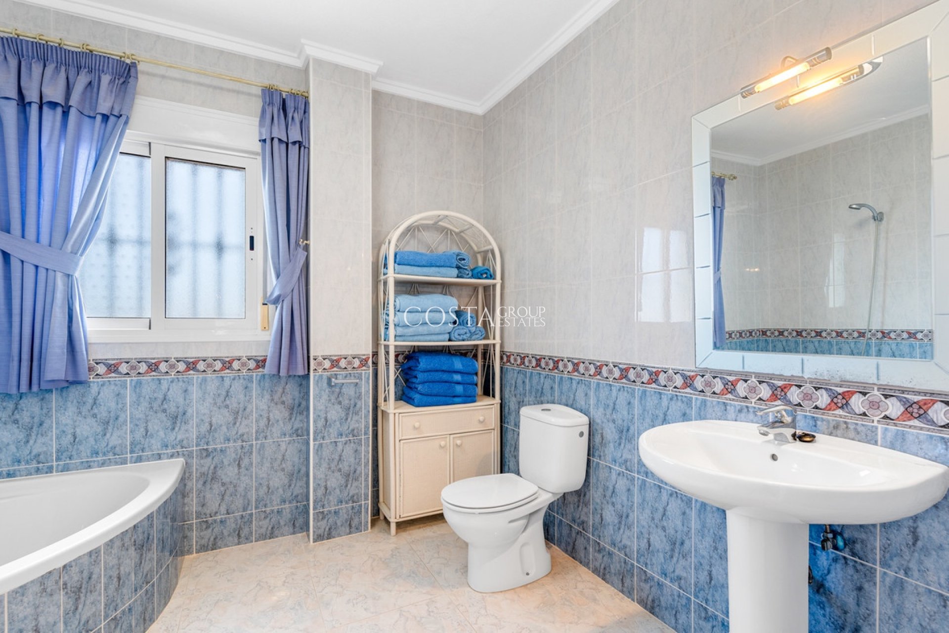 Resale - Villa -
Rojales - Ciudad Quesada