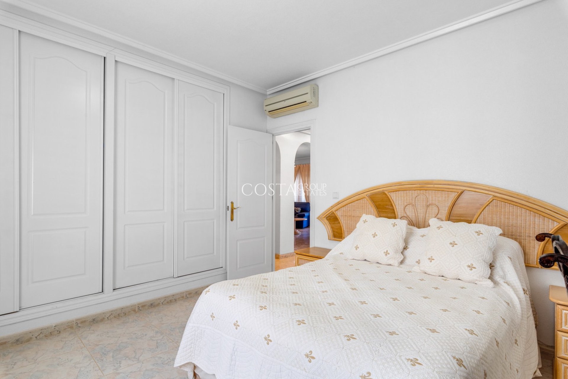 Resale - Villa -
Rojales - Ciudad Quesada