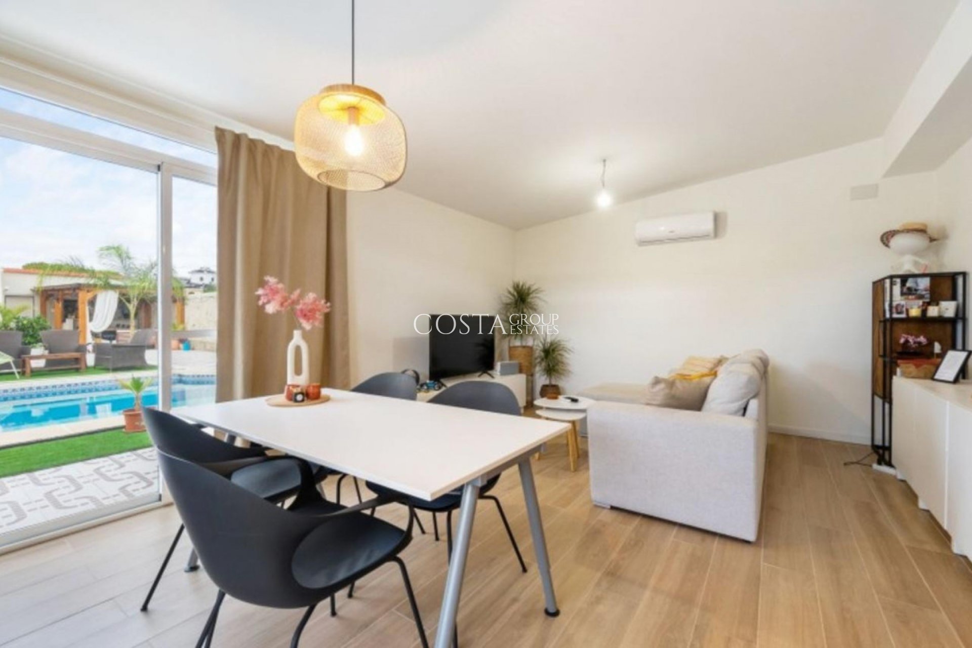 Resale - Villa -
Rojales - Ciudad Quesada