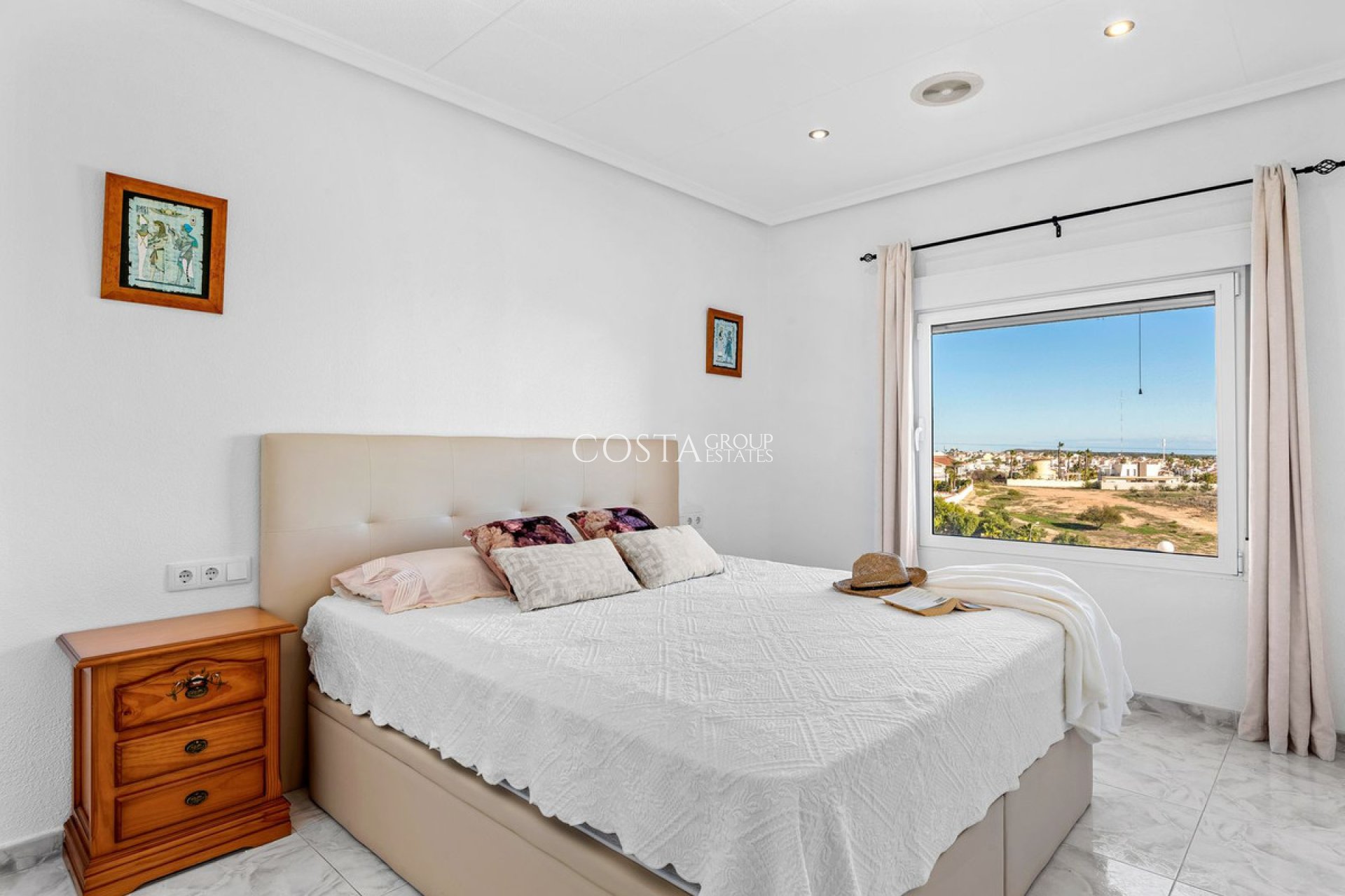 Resale - Villa -
Rojales - Ciudad Quesada