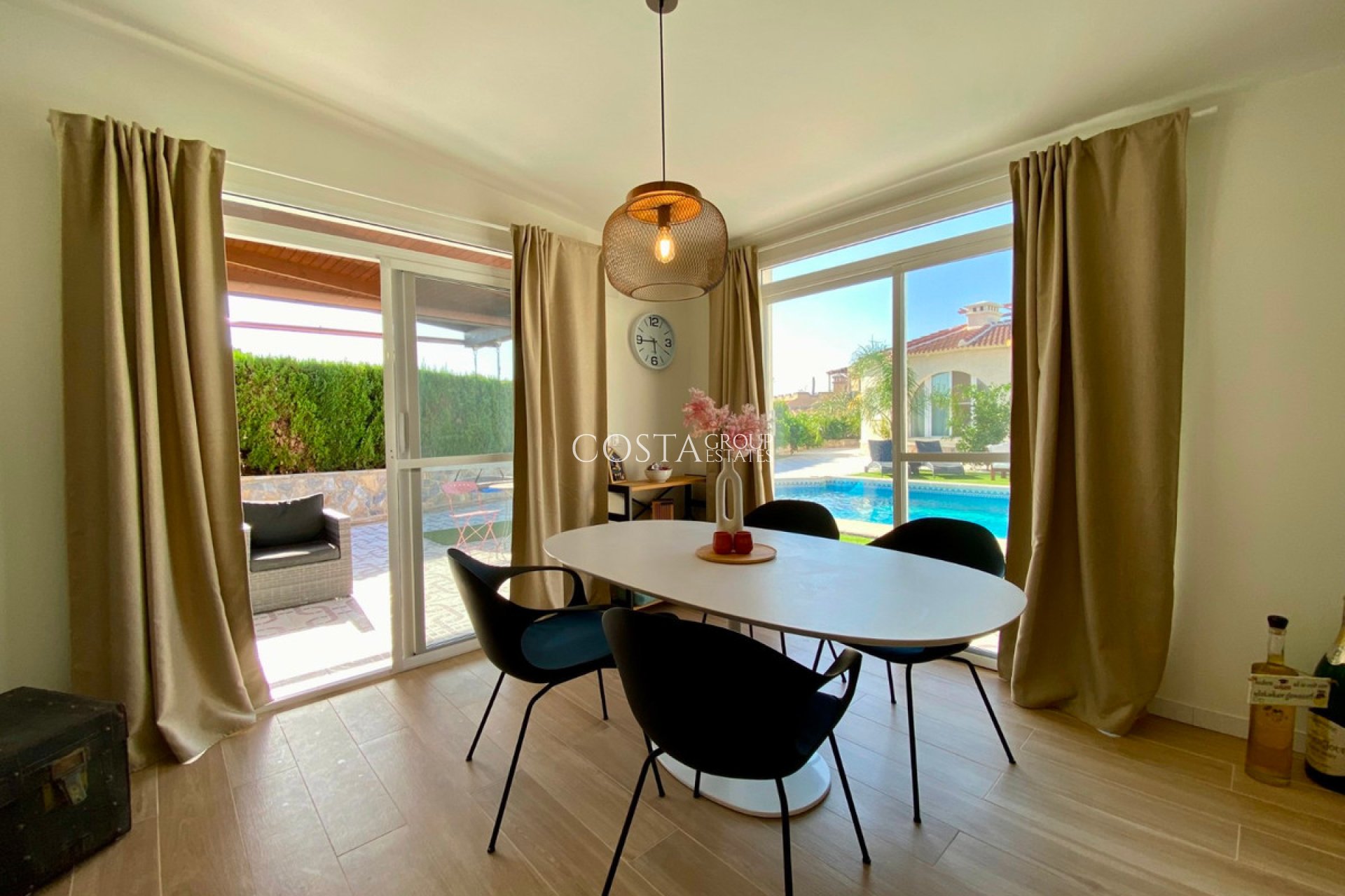 Resale - Villa -
Rojales - Ciudad Quesada