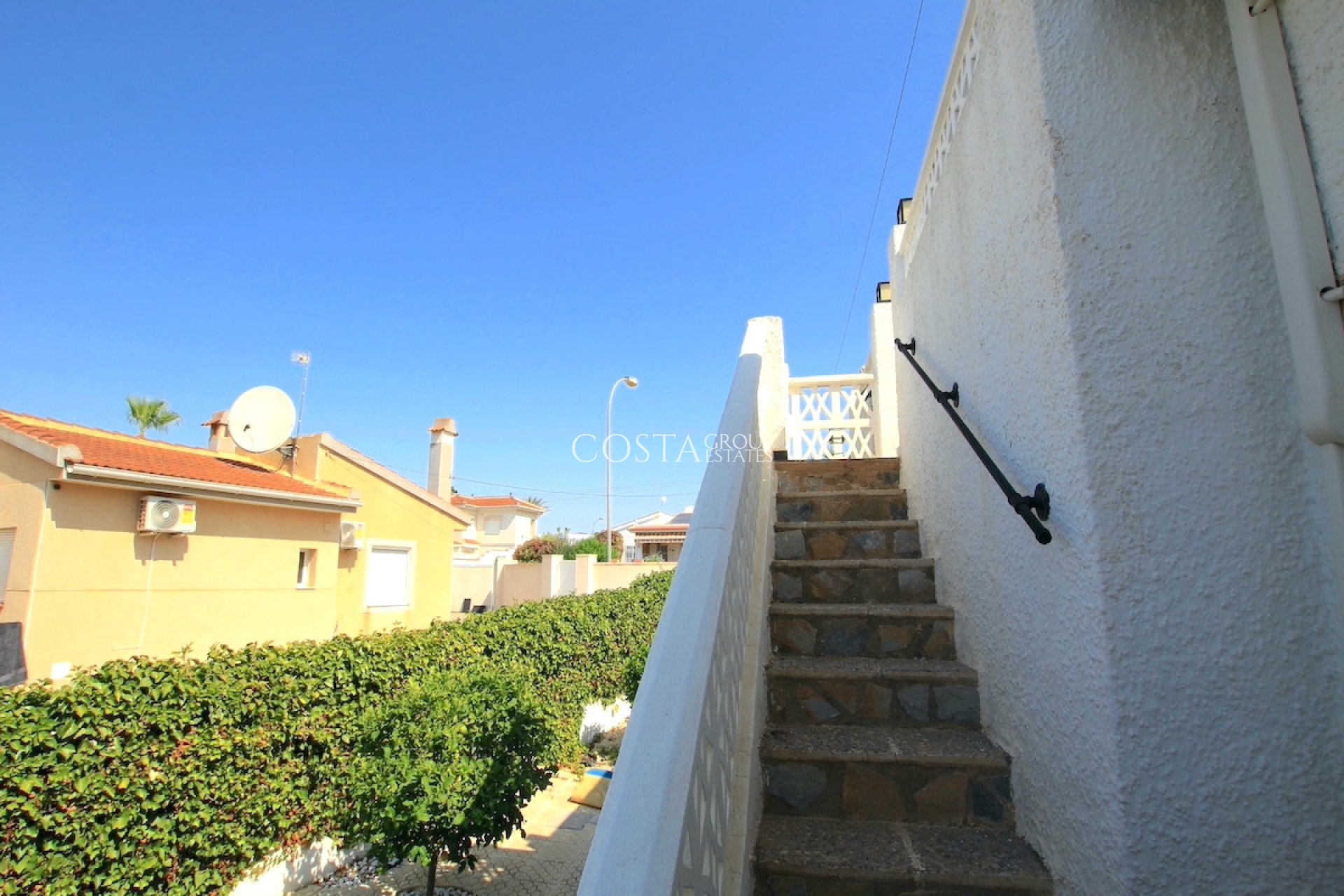 Resale - Villa -
Rojales - Ciudad Quesada