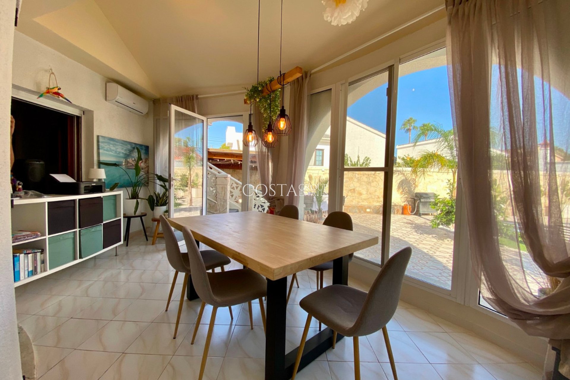 Resale - Villa -
Rojales - Ciudad Quesada