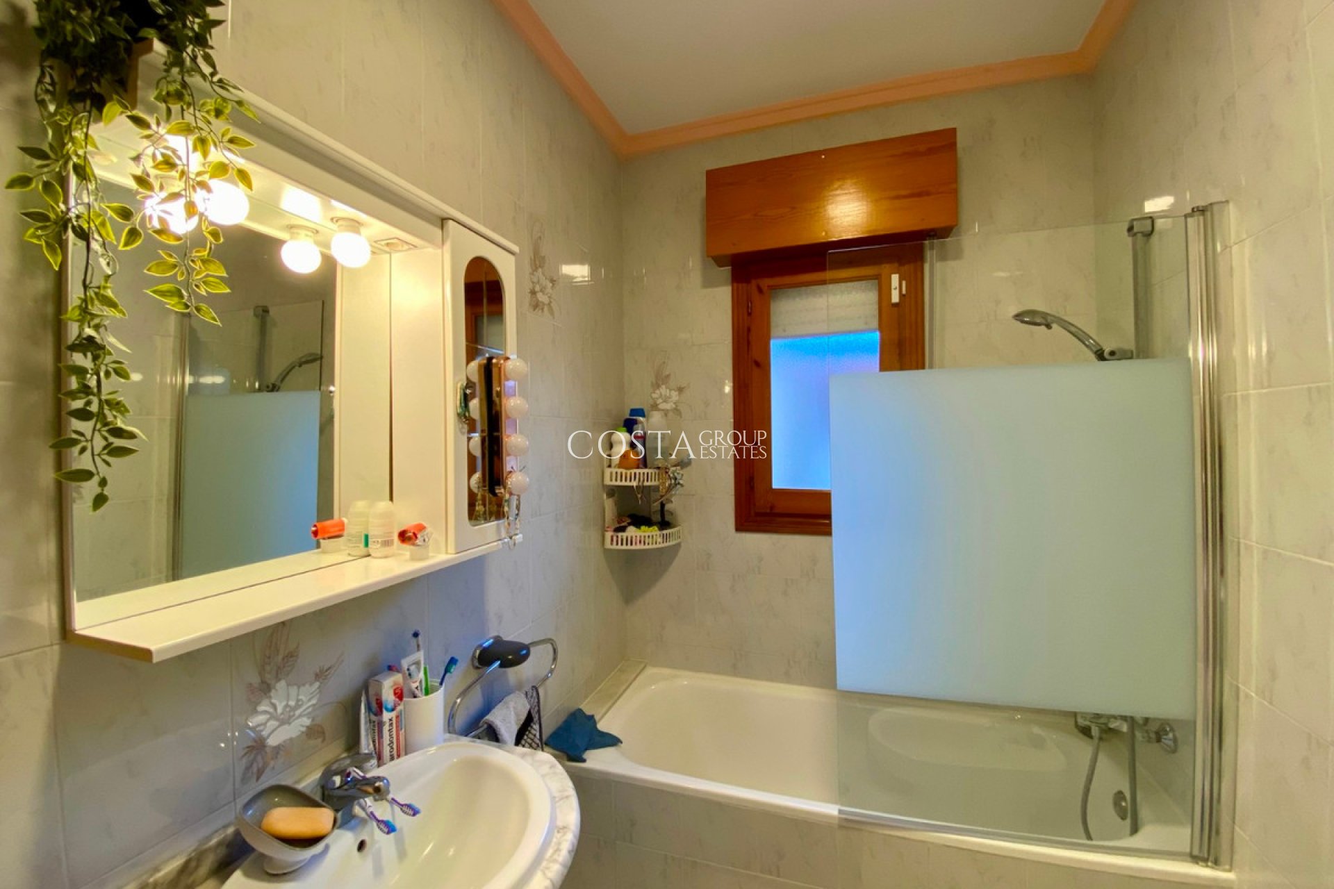 Resale - Villa -
Rojales - Ciudad Quesada