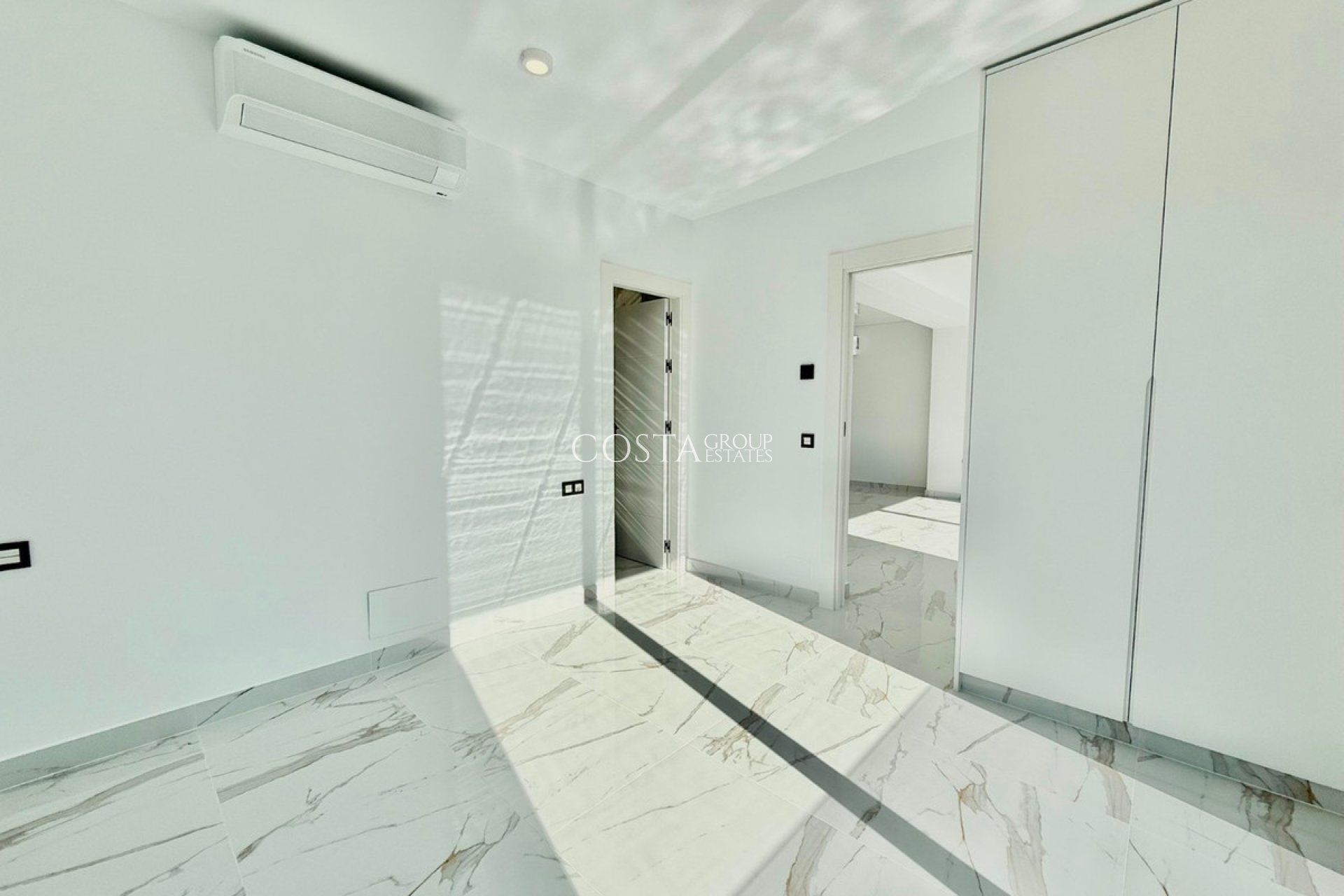 Resale - Villa -
Rojales - Ciudad Quesada