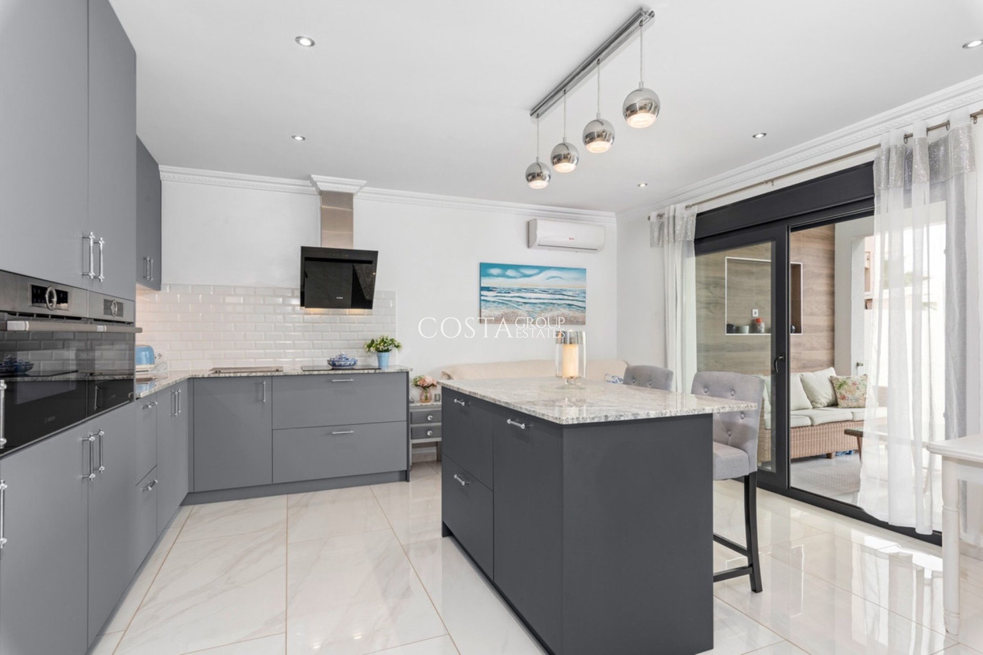 Resale - Villa -
Rojales - Ciudad Quesada